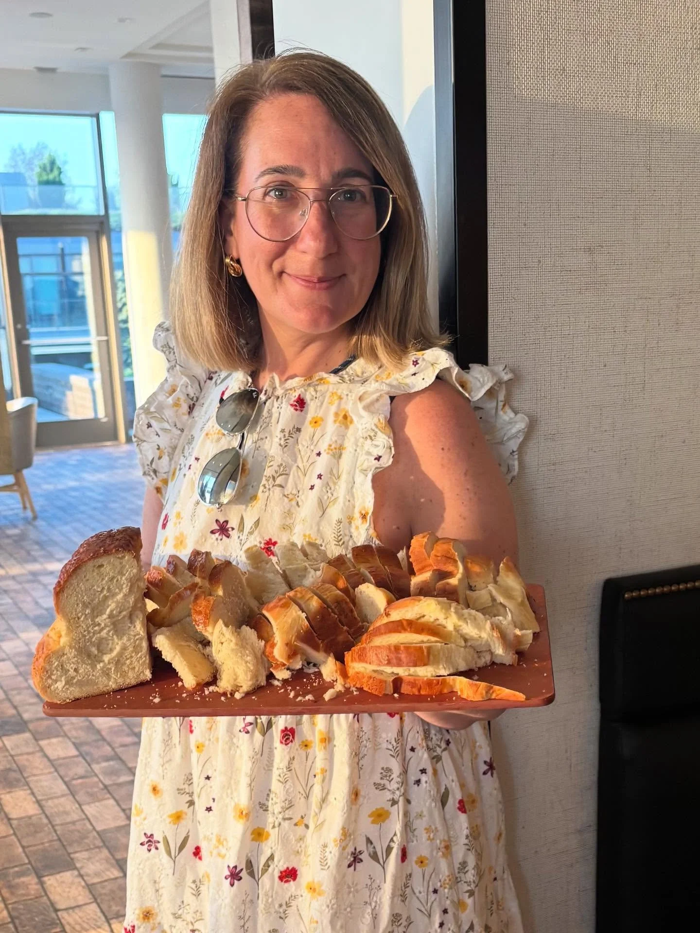 Hi (new) friends, it&rsquo;s your neighborhood challah lady🙋🏻&zwj;♀️
Now that the flour dust has settled, I wanted to say THANK YOU! This has been the busiest two weeks of baking since Challah on the Hill began &amp; it was because of the kindness 