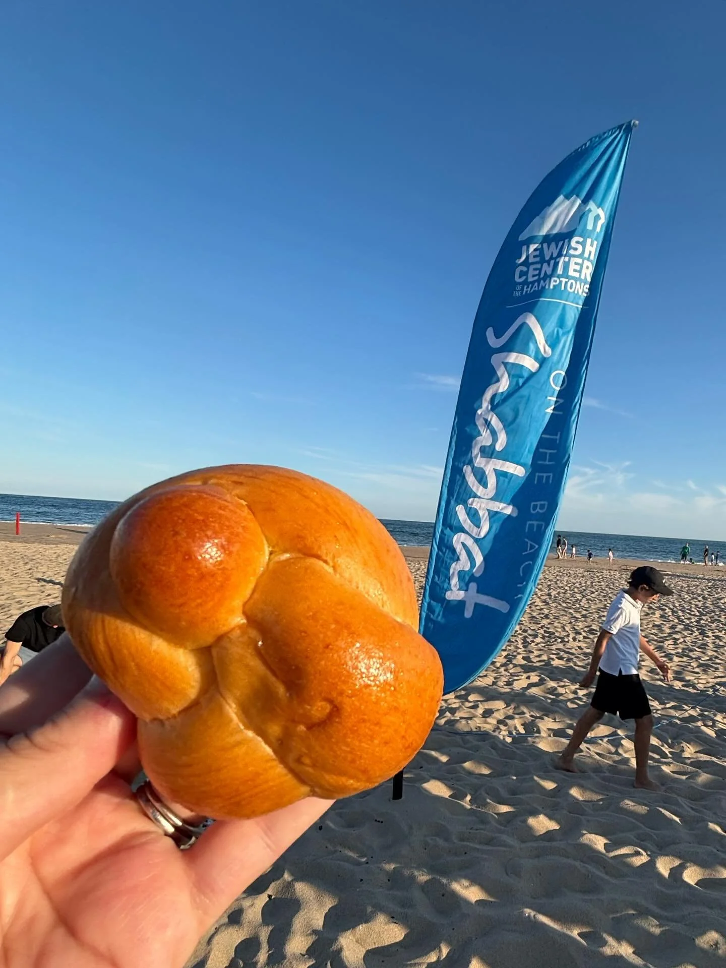 Shabbat Shalom from the shores of Long Island 🌊☀️ @jewishcenterofthehamptons