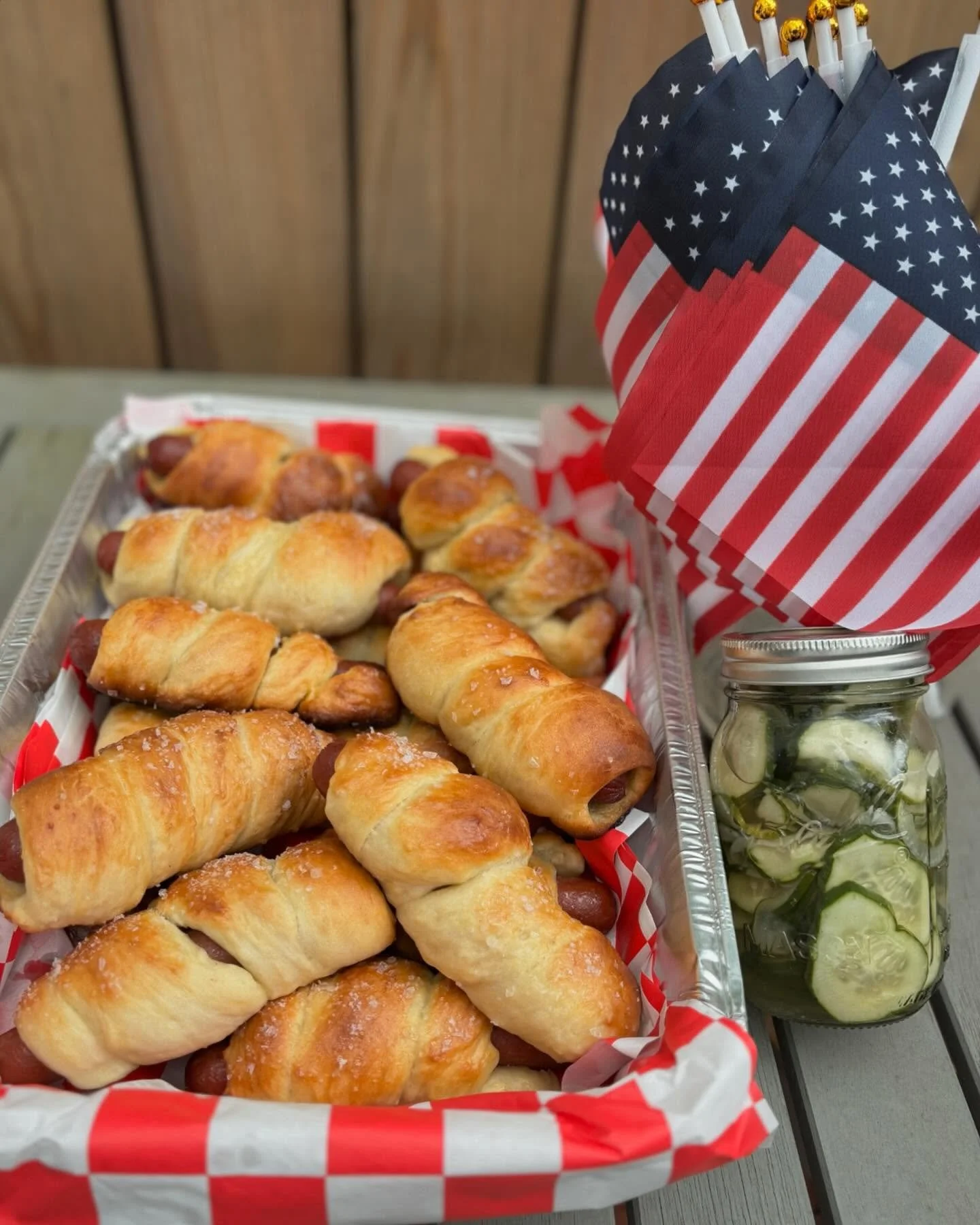 Challahdogs are the ultimate holiday collab!
Happy July 4th 🌭❤️🤍💙🌭
#challahs #hotdogs #challahonthehill #july4th
