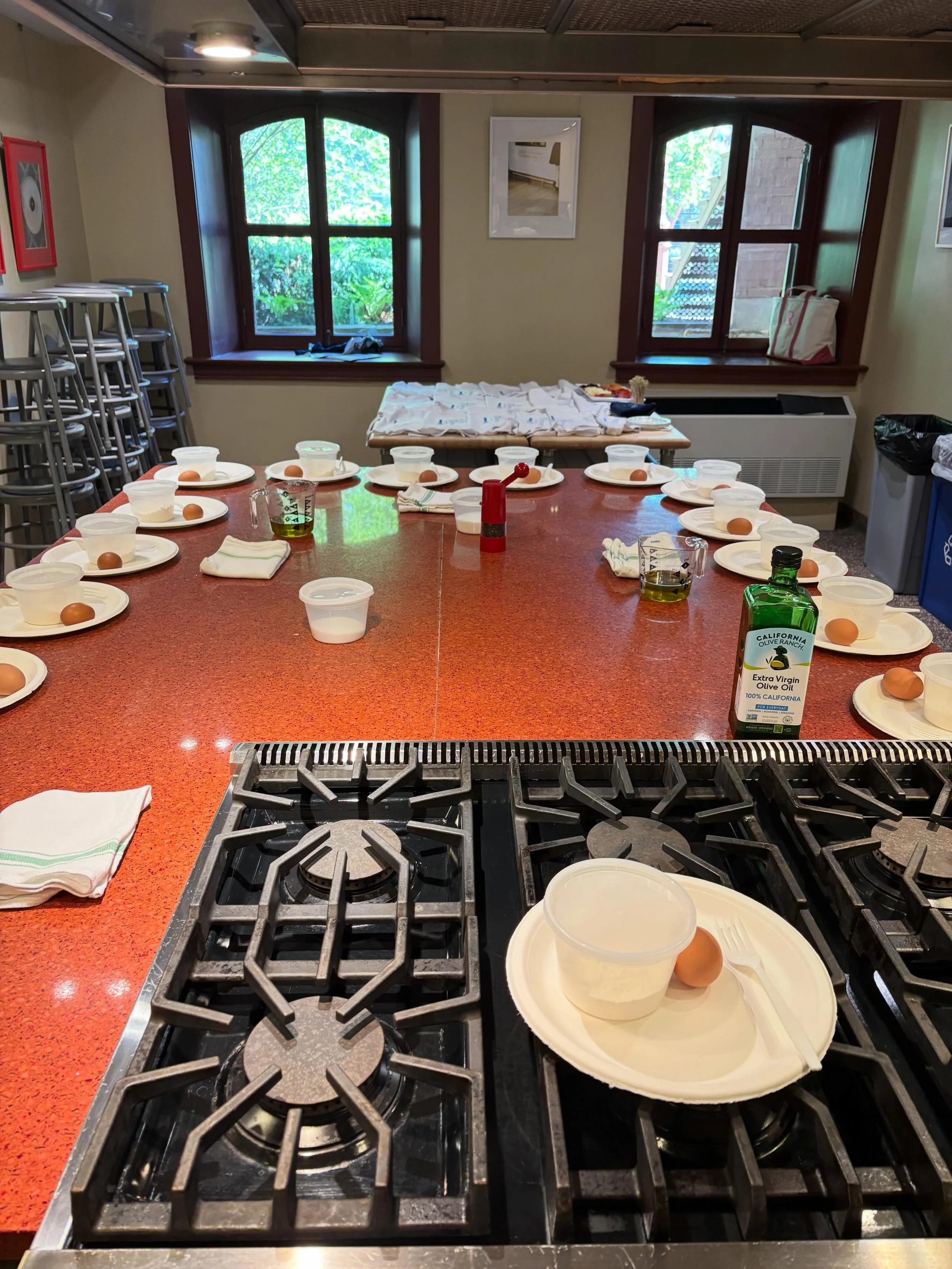 Friday night is for Parties &amp; Pasta! 
Celebrated a 12th birthday with 16 all-star chefs in training
Thank you to the @hillcenterdc for providing the amazing kitchen space 👩&zwj;🍳🍝🎉🔪
#homecookedonthehill #cookingclass #kidscooking #pastaparty