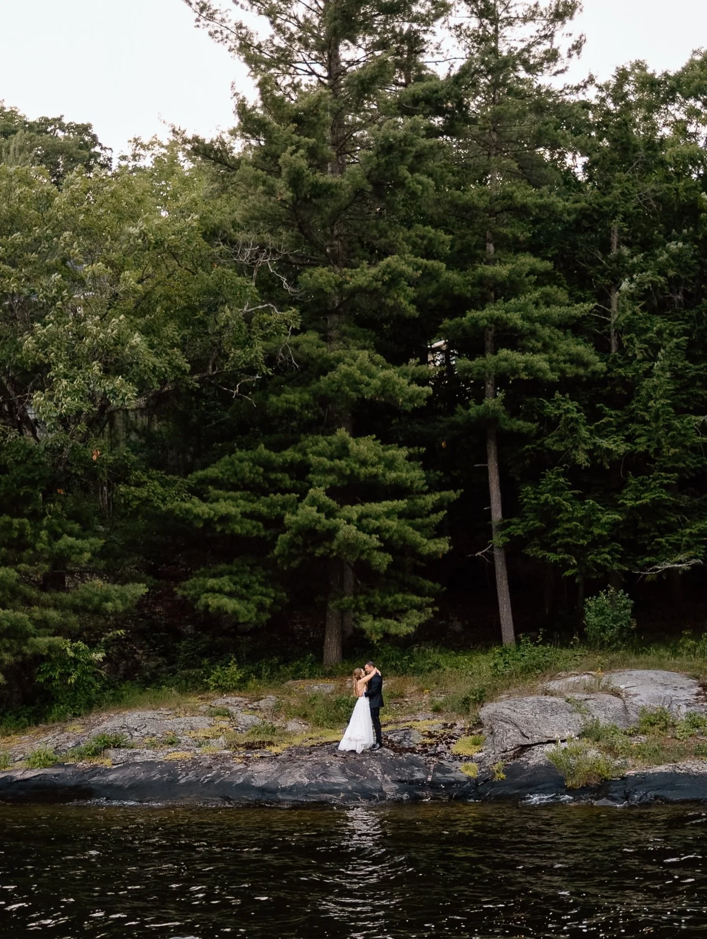 All this snow has me really missing the warm weather and wedding season. Here&rsquo;s an image from a hot summer day spent photographing Melody + Dylan on the shores of Lake Rosseau. 

Second shot this wedding for @nicolejohnsonphoto