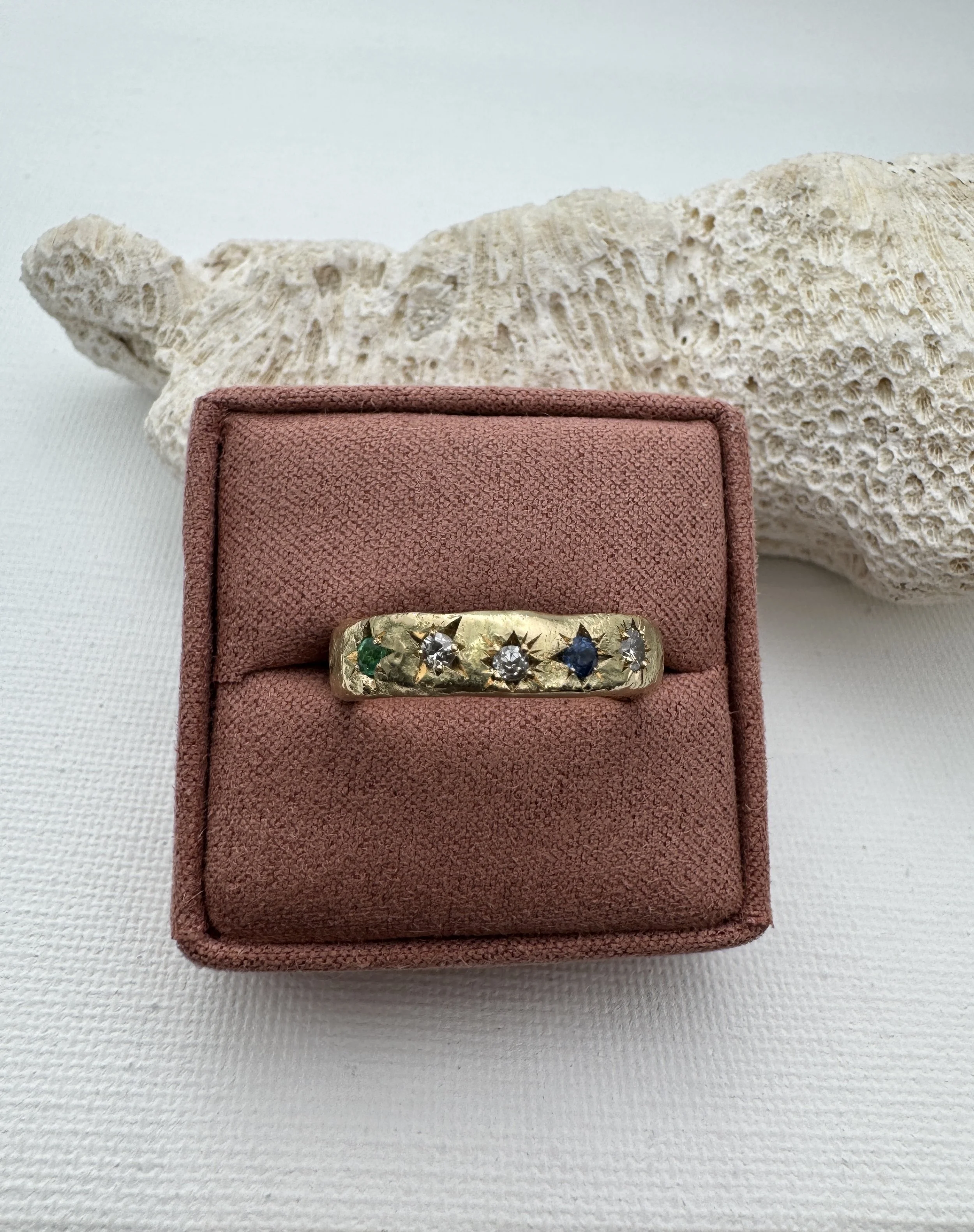 Star set wedding ring