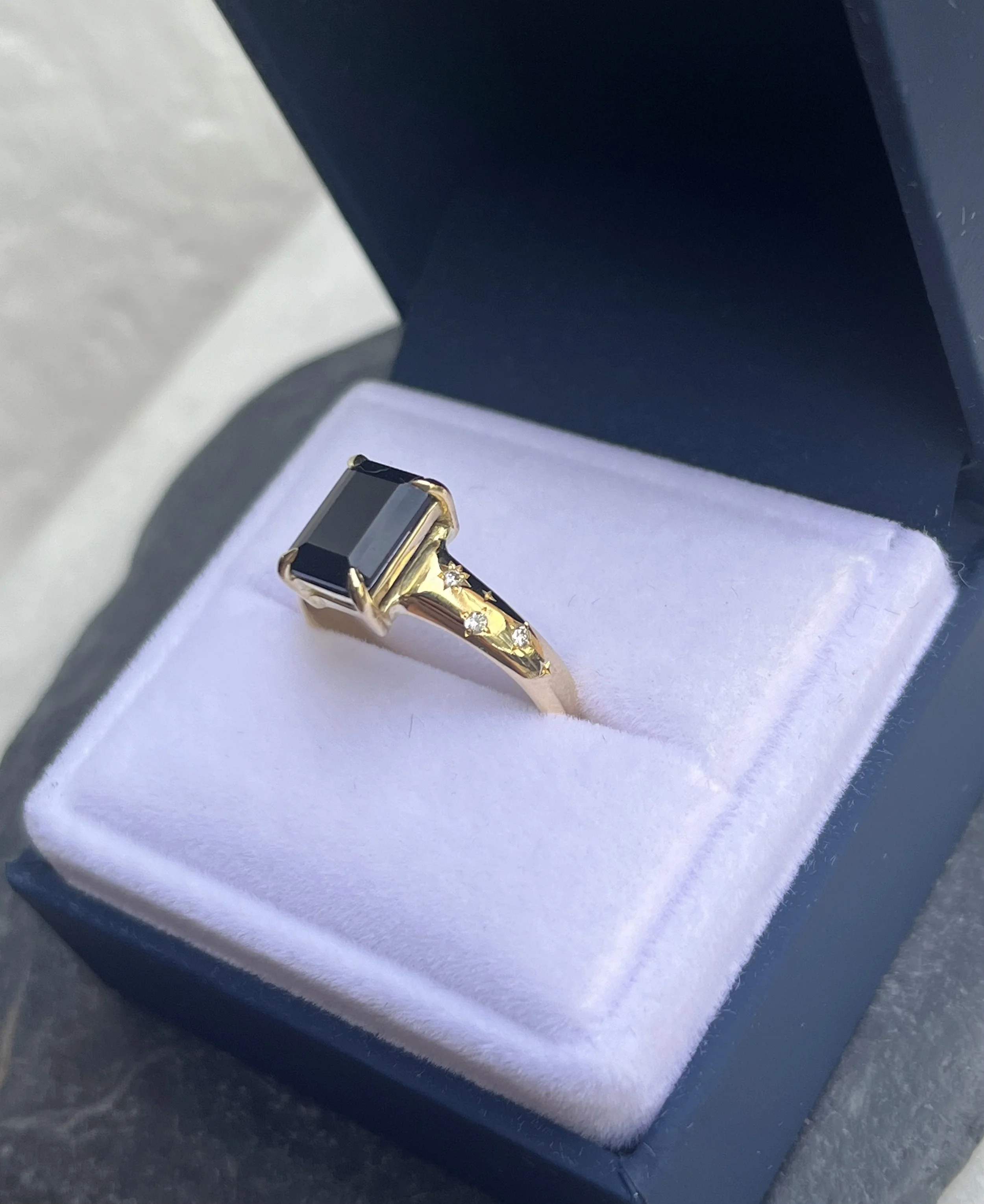 Sapphire star ring