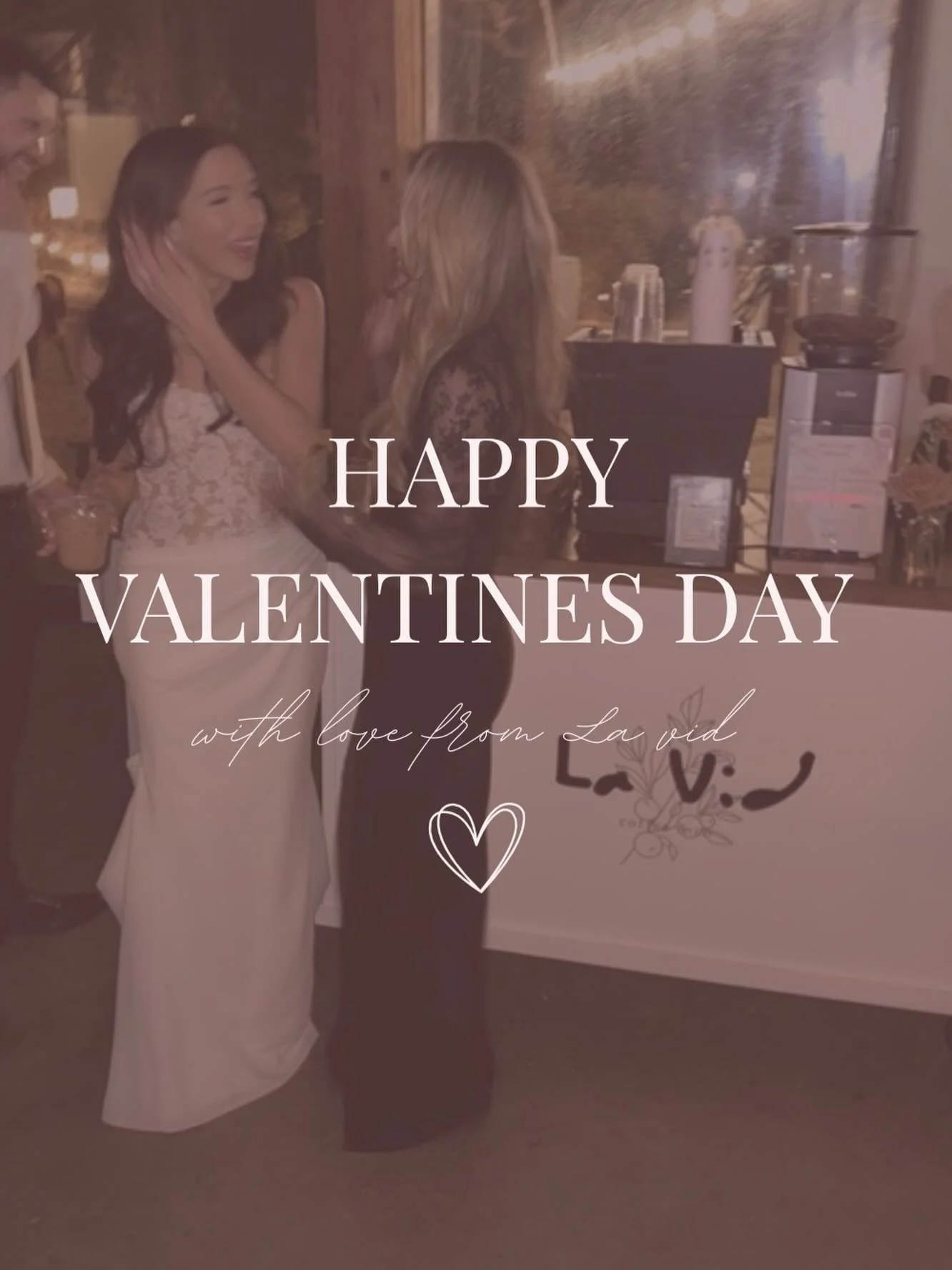 ❤️ la vid wishes you a happy Valentine&rsquo;s Day ❤️

we hope your day is filled with love and laughter and lots of good coffee (and chocolate!)😊☕️

#valentinesday #coffeecart #austinwedding #coffeecatering #weddings