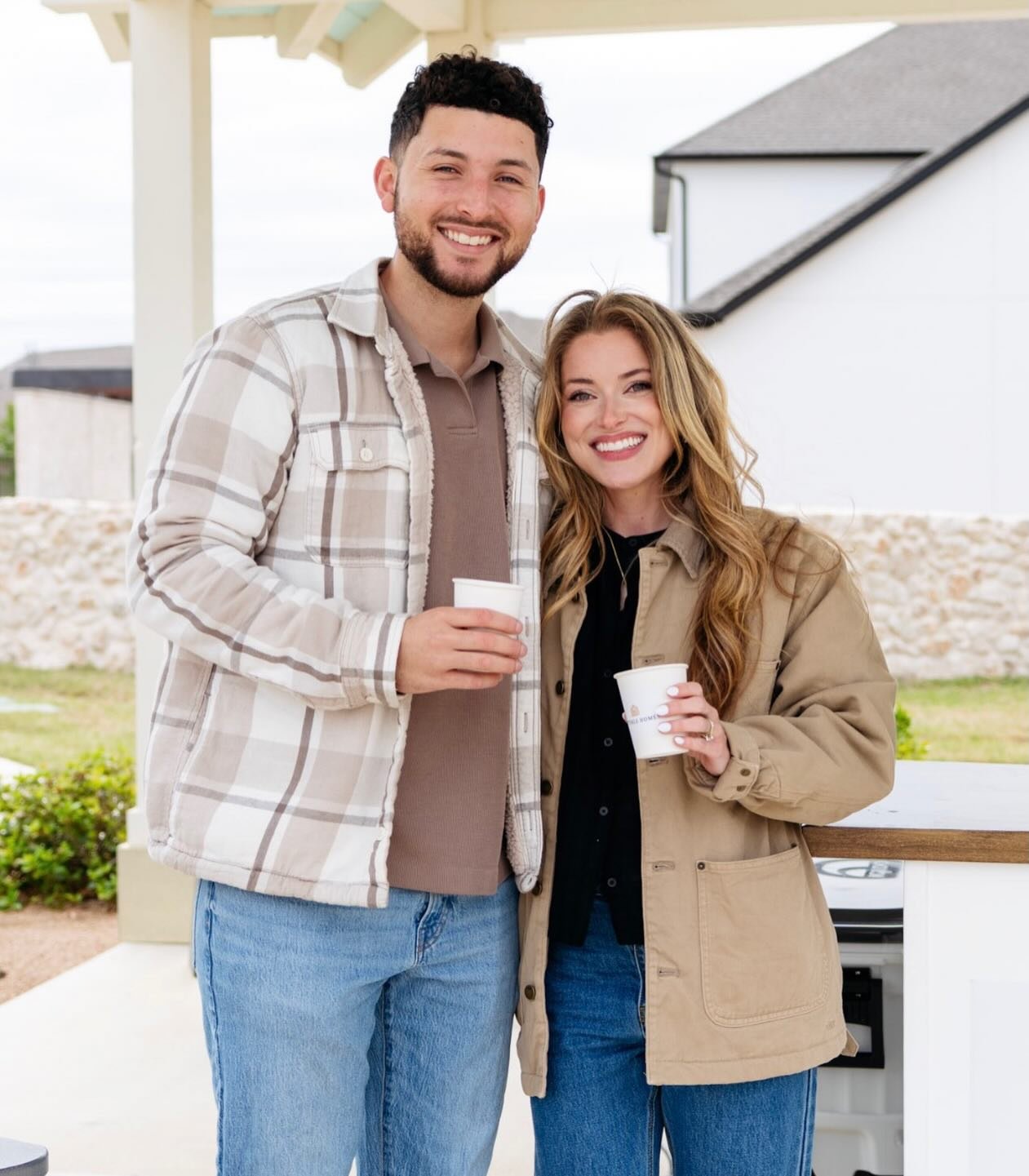 With all the new faces around here we wanted reintroduce ourselves 😊🤝 We&rsquo;re Edward and Becca, the owners of La Vid Coffee Cart! 🌿

We are a couple of college sweethearts with a love for coffee and service. So when we found a way to combine t