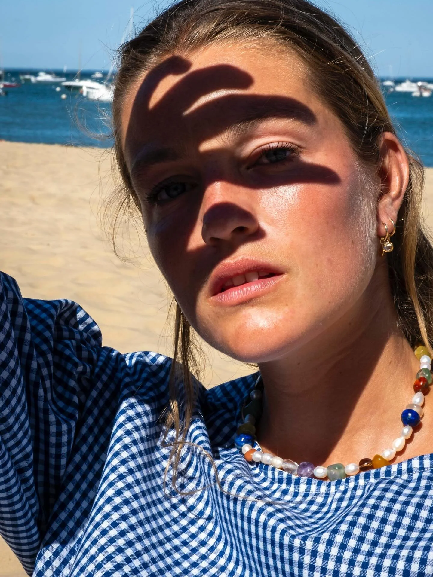 Et bon début de semaine avec @violettedufour.pro en @amar.upcycling X @camillecolette_studio X @beaurivage_shop 💛