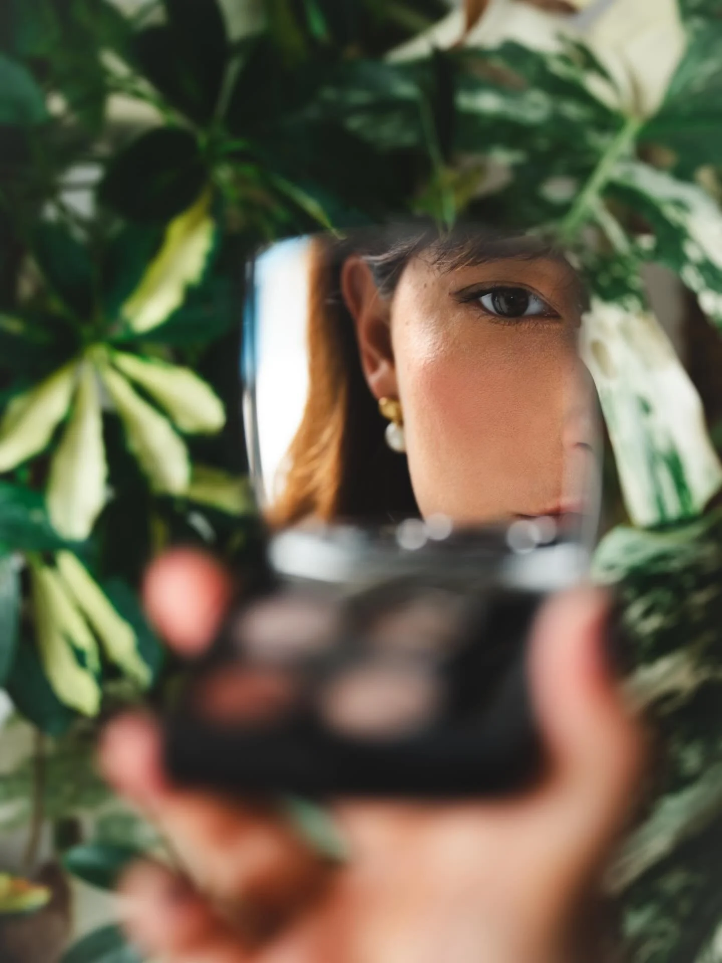 Part 1. portrait of a girl through the looking glass 

@louison_makeup