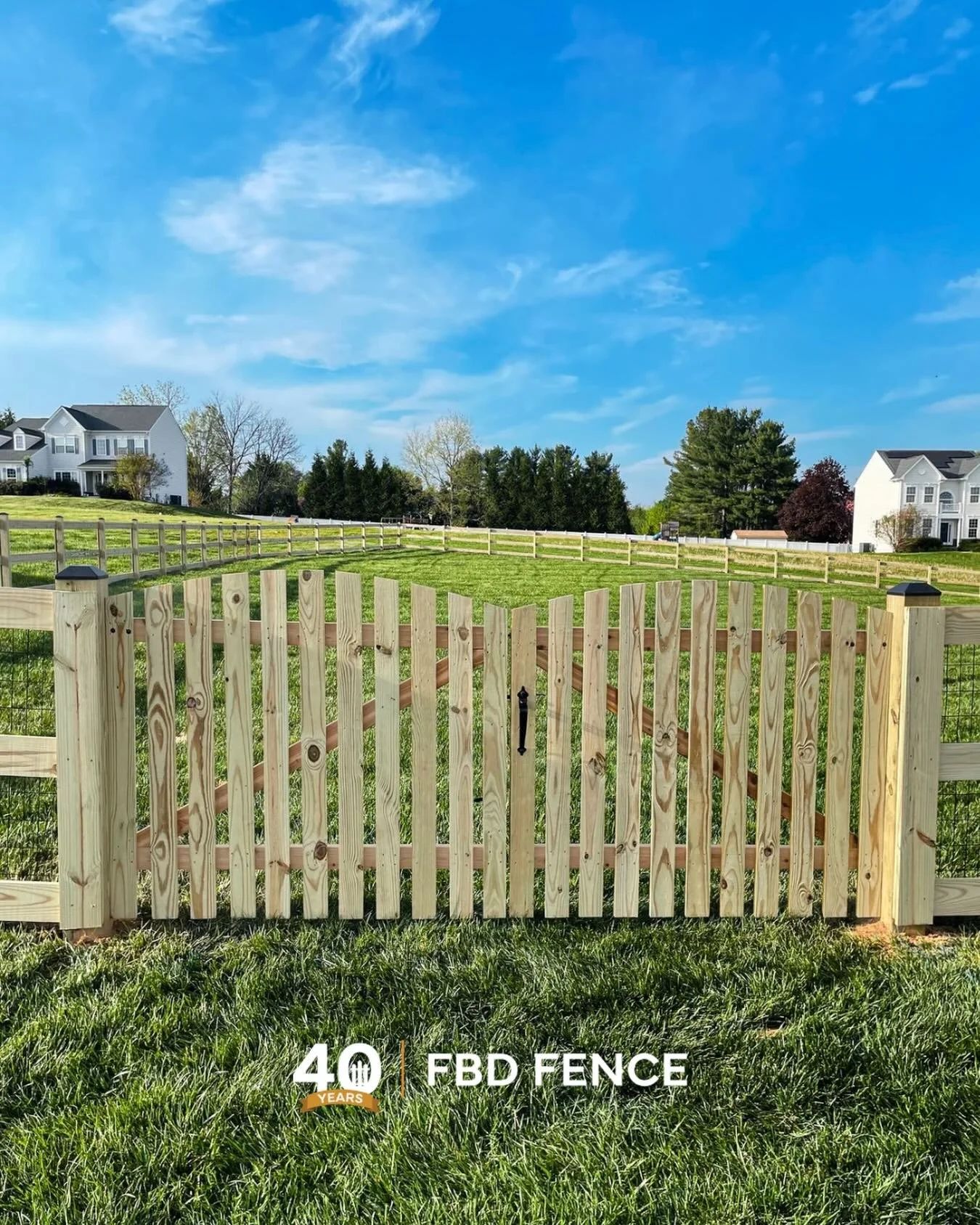 A sneak peak of yesterday&rsquo;s impressive paddock fence build by Wilson&rsquo;s crew🤩

Wilson and his team finished approximately 640 feet of this new build in just ONE day! Truly a picture perfect build by an A+ team. 

#fbdfence #fencesbydoug #