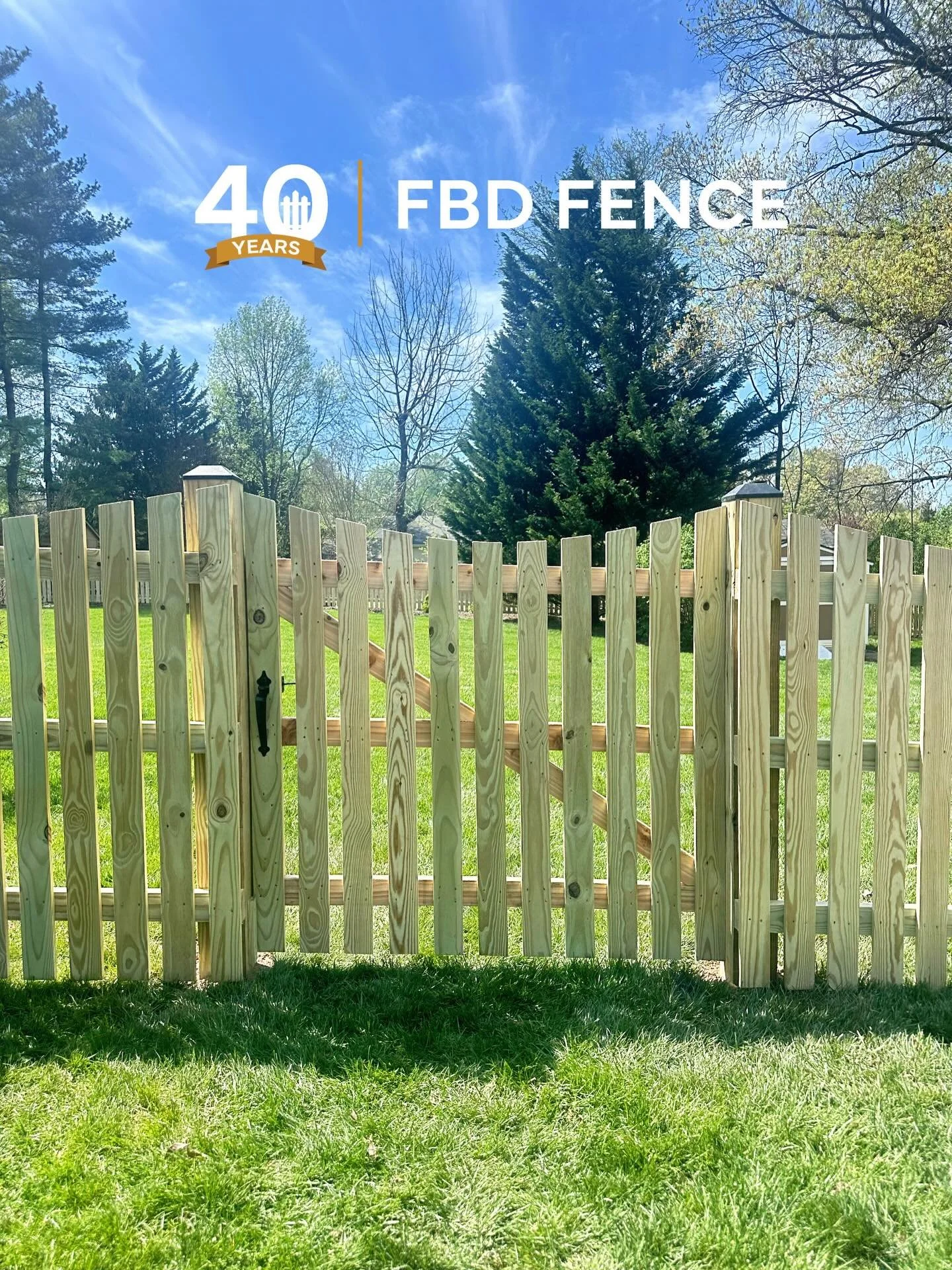 Still dreaming about this 5-foot-tall Mount Vernon Dip picket fence from last week ..✨

Crafted by our trusted crew, John and Tim! 

#fencesbydoug #fbdfence