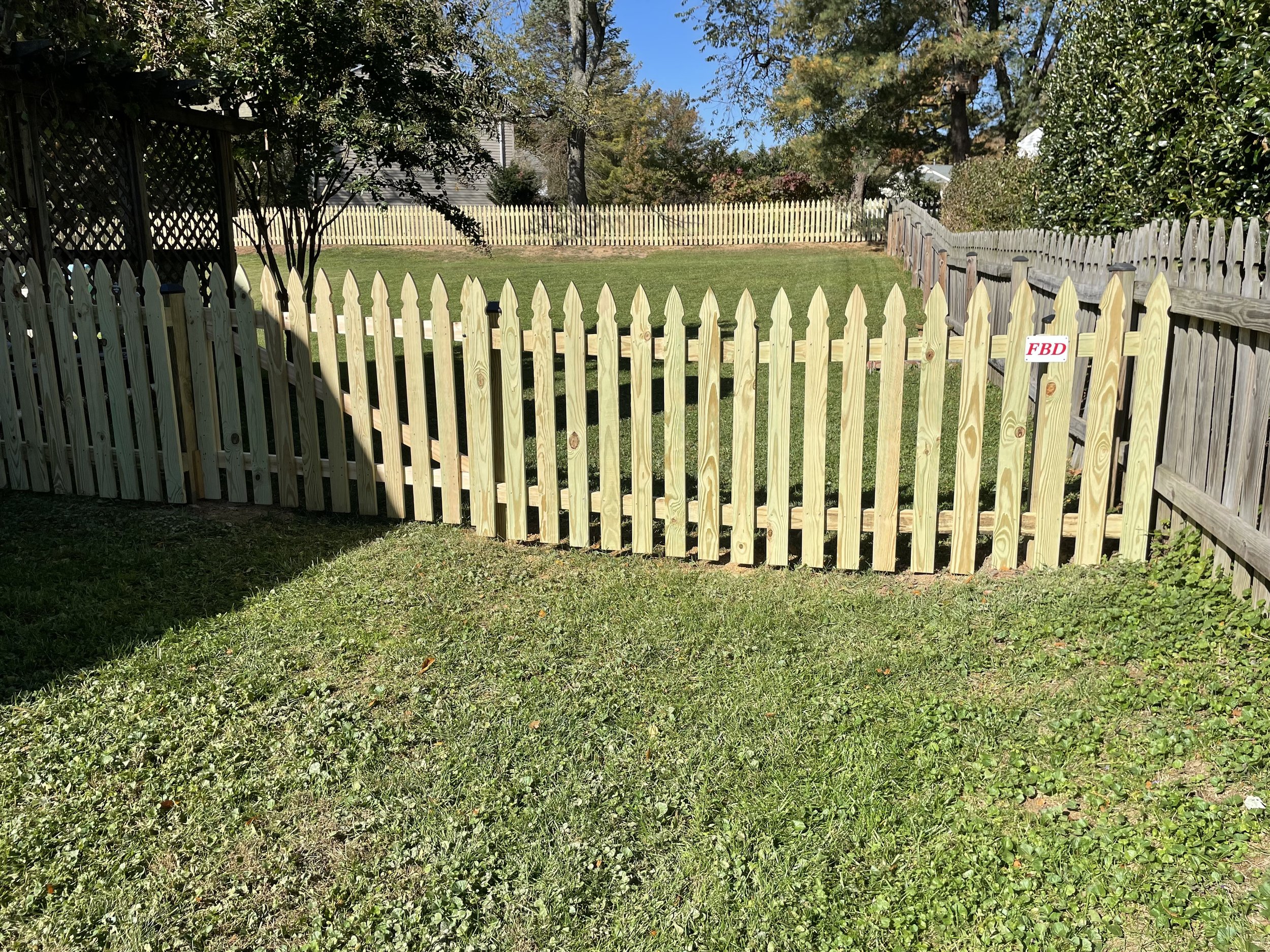 4 ft French Gothic Picket