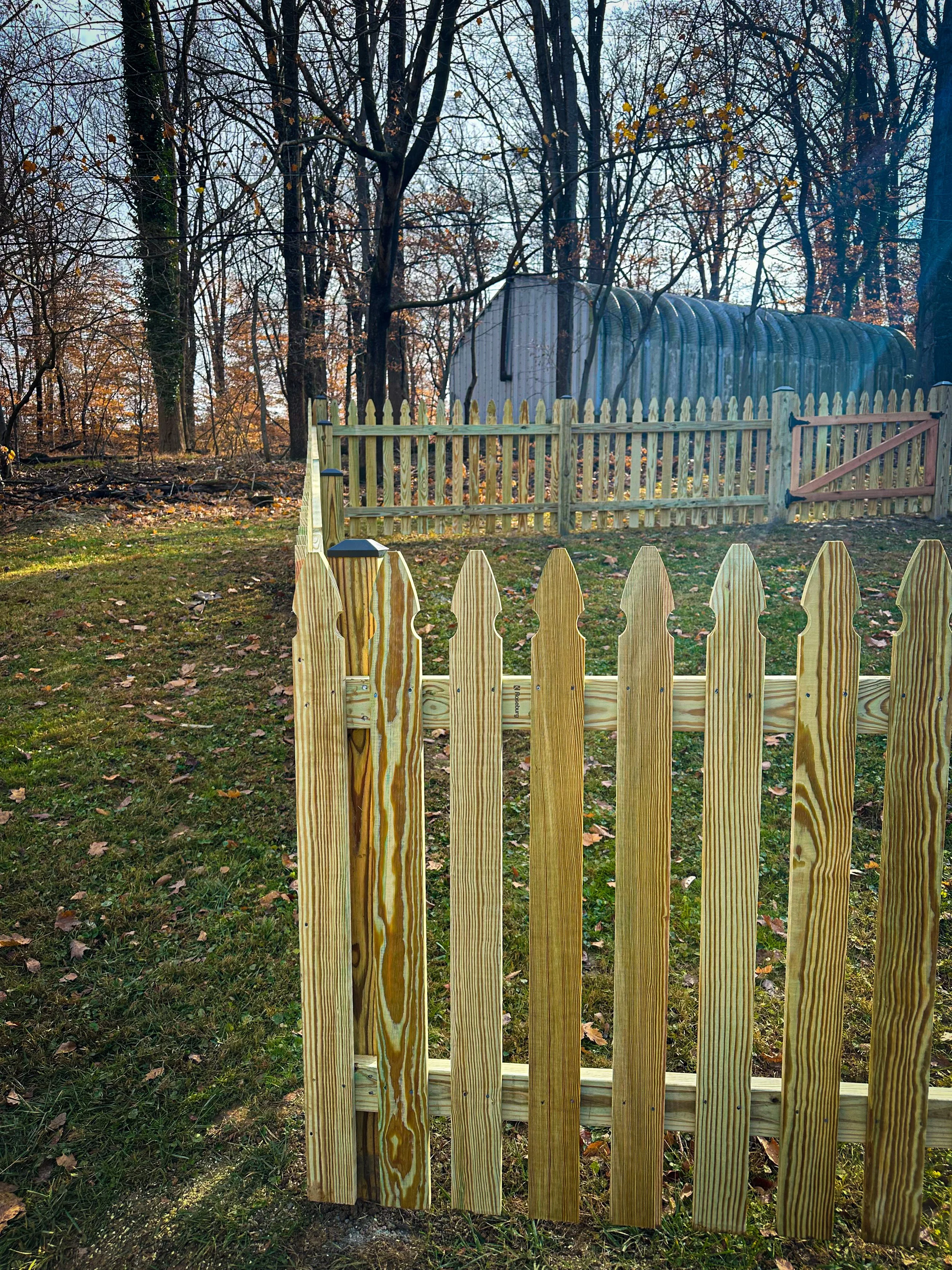 4 ft Regular French Gothic Picket