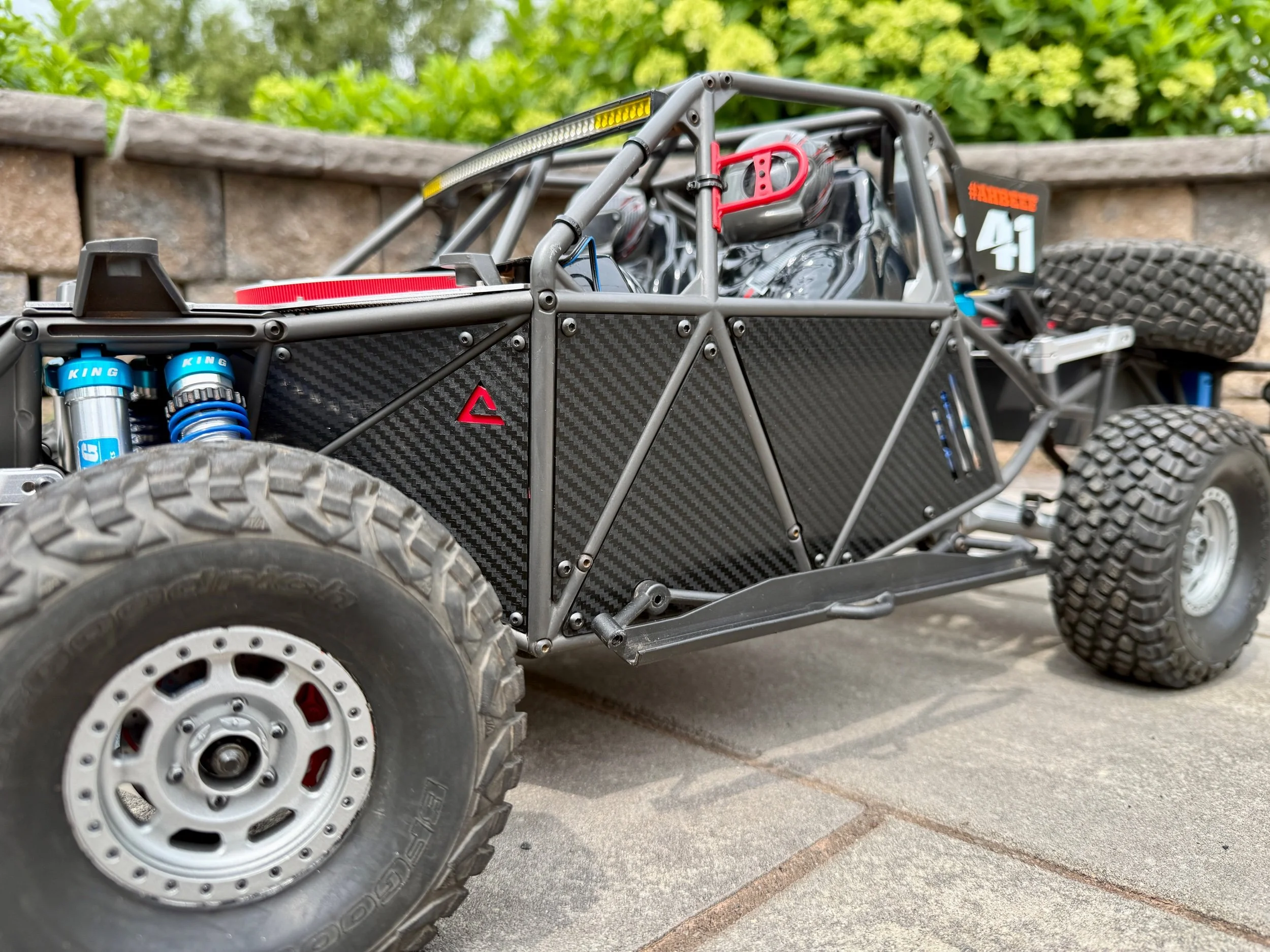 Traxxas UDR carbon side panels black