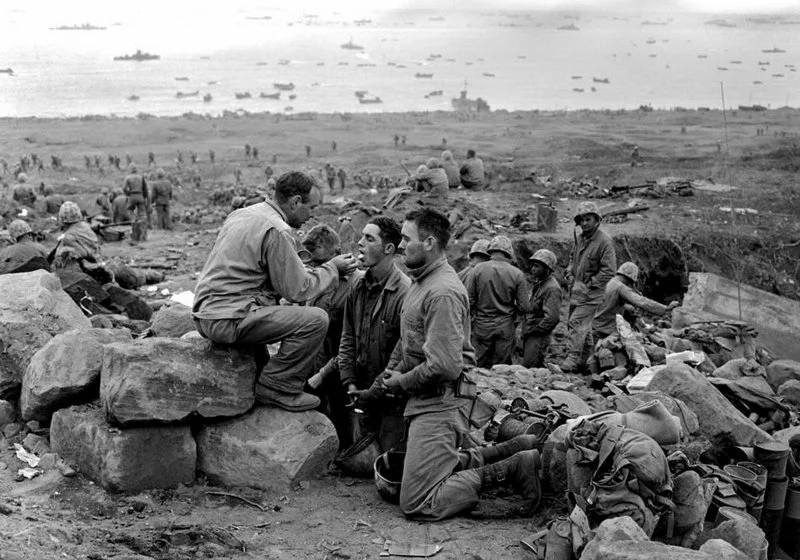 ww2-chaplain-eucharist-iwo-jima.jpeg