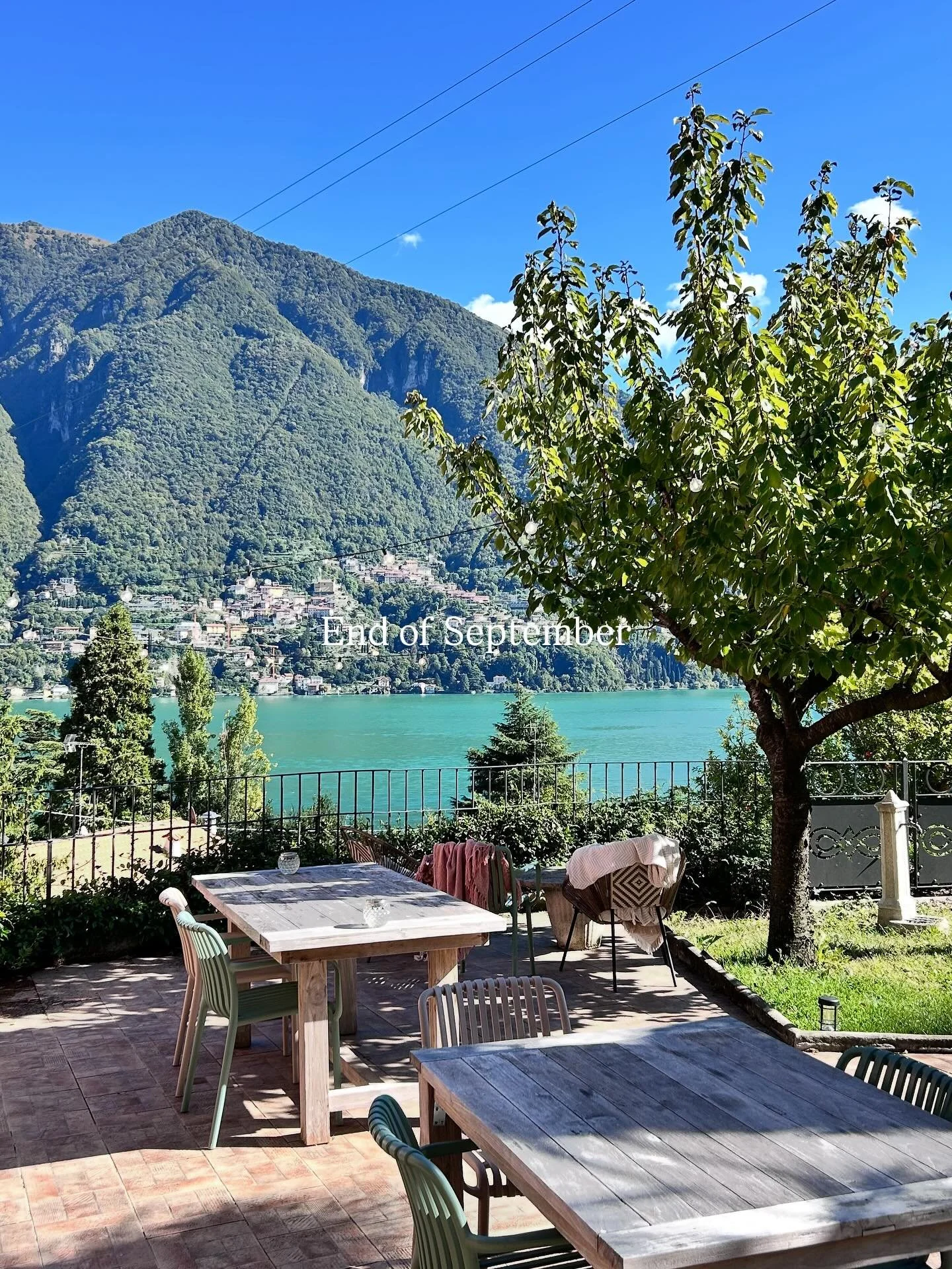Early afternoon on Lake Como 🌞
Clear skies, sparkling water, and the quiet charm of September days.
A moment to slow down and simply enjoy the view.

#AmacaDulza #LaglioVibes #LakeComoDays #SlowTravel #ItalyInSeptember #LakeViewMagic #RelaxByTheLake