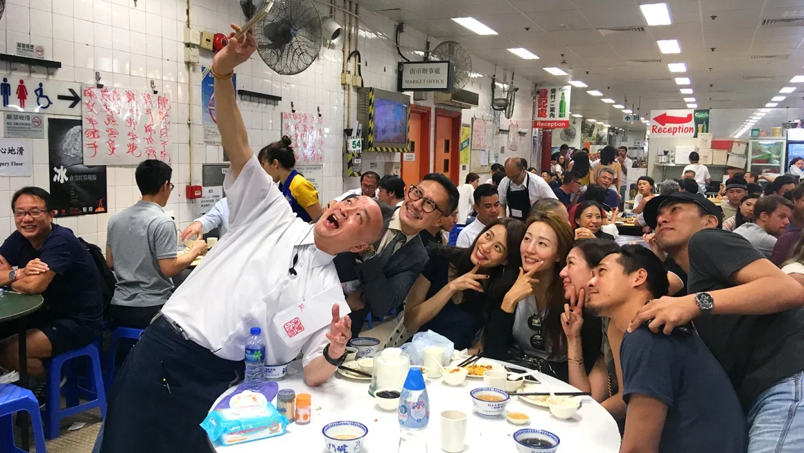 170929113233-tung-po-selfie.webp