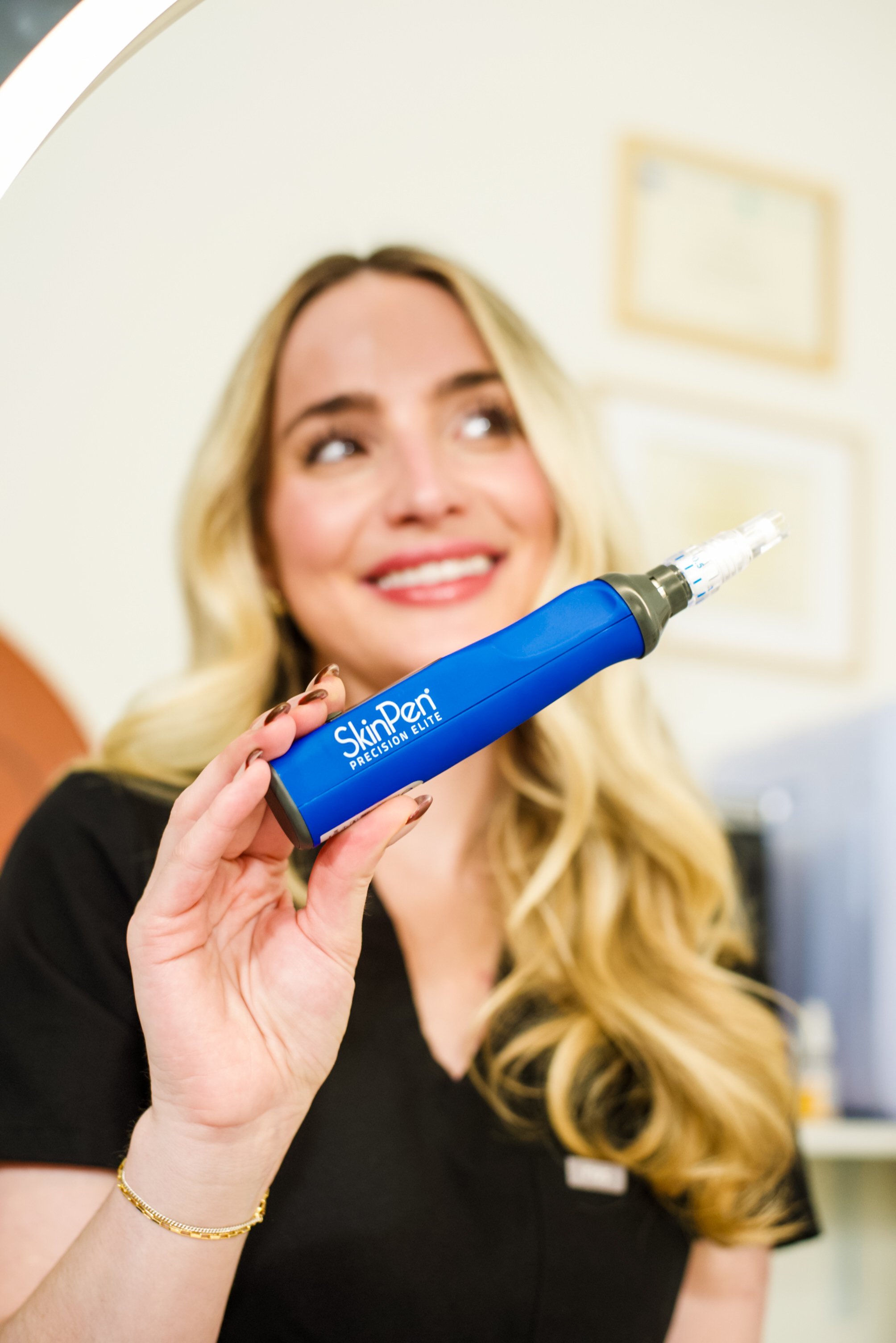 DEW_2720.NEF DEW_2718.JPG