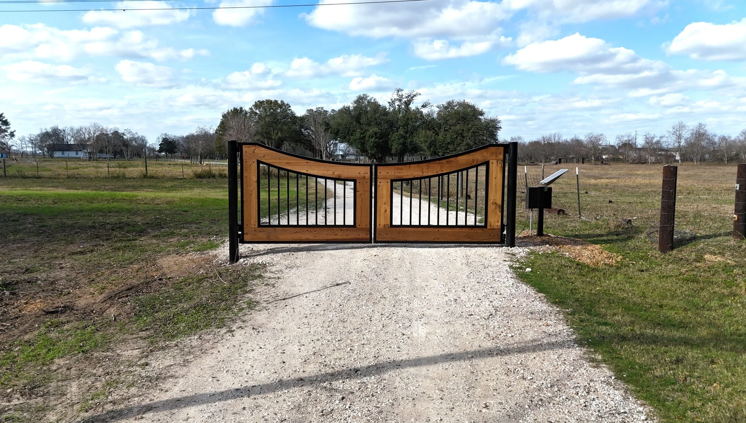 Custom.Wood.Metal.Entrance.Gate.Needville.TX.JPG