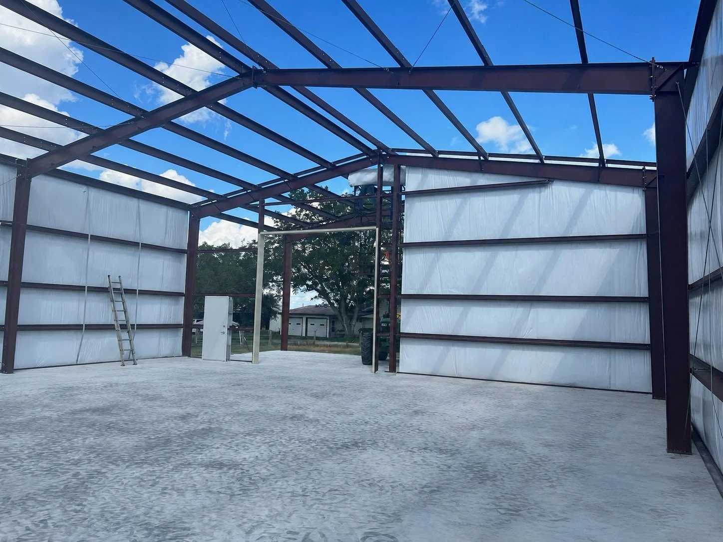 Not All Metal Buildings Are Built the Same: Red Iron vs. Tubular Framing