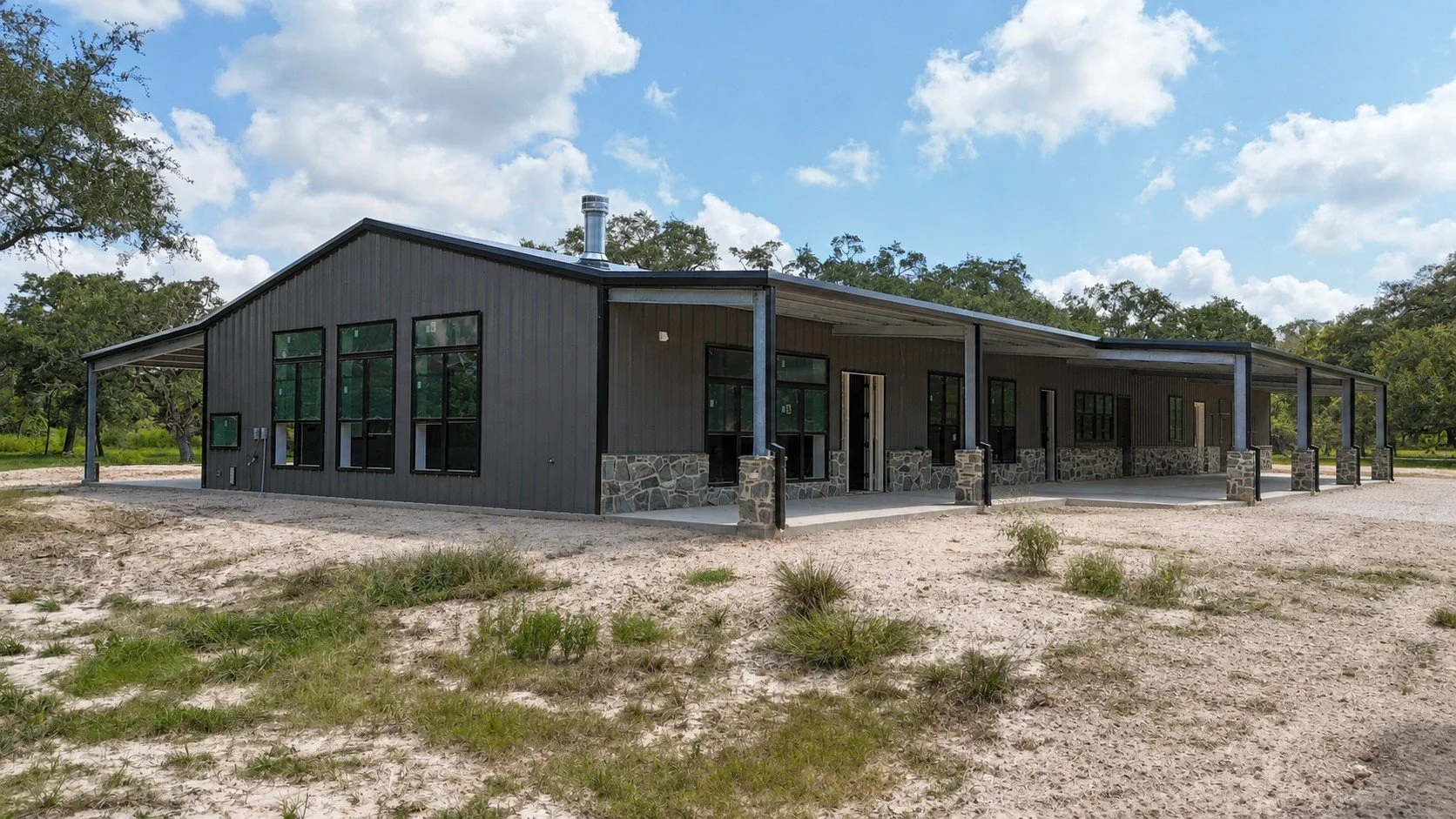 Dual Residence & Shop Barndominium - Damon TX