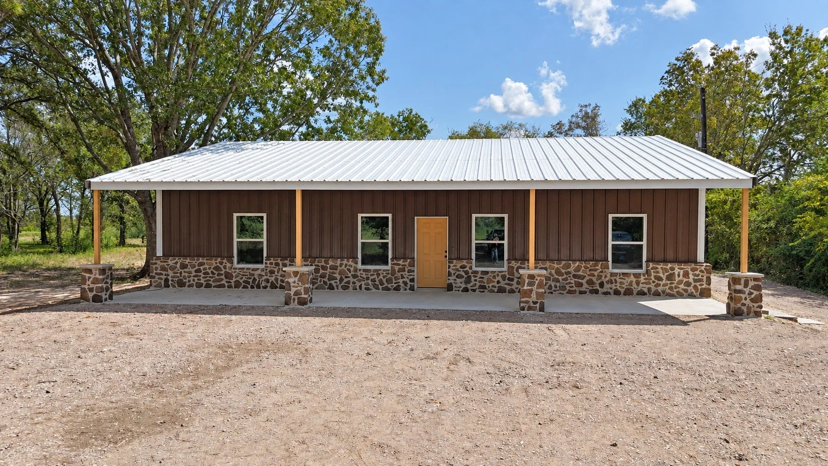 Barndominium - Damon TX