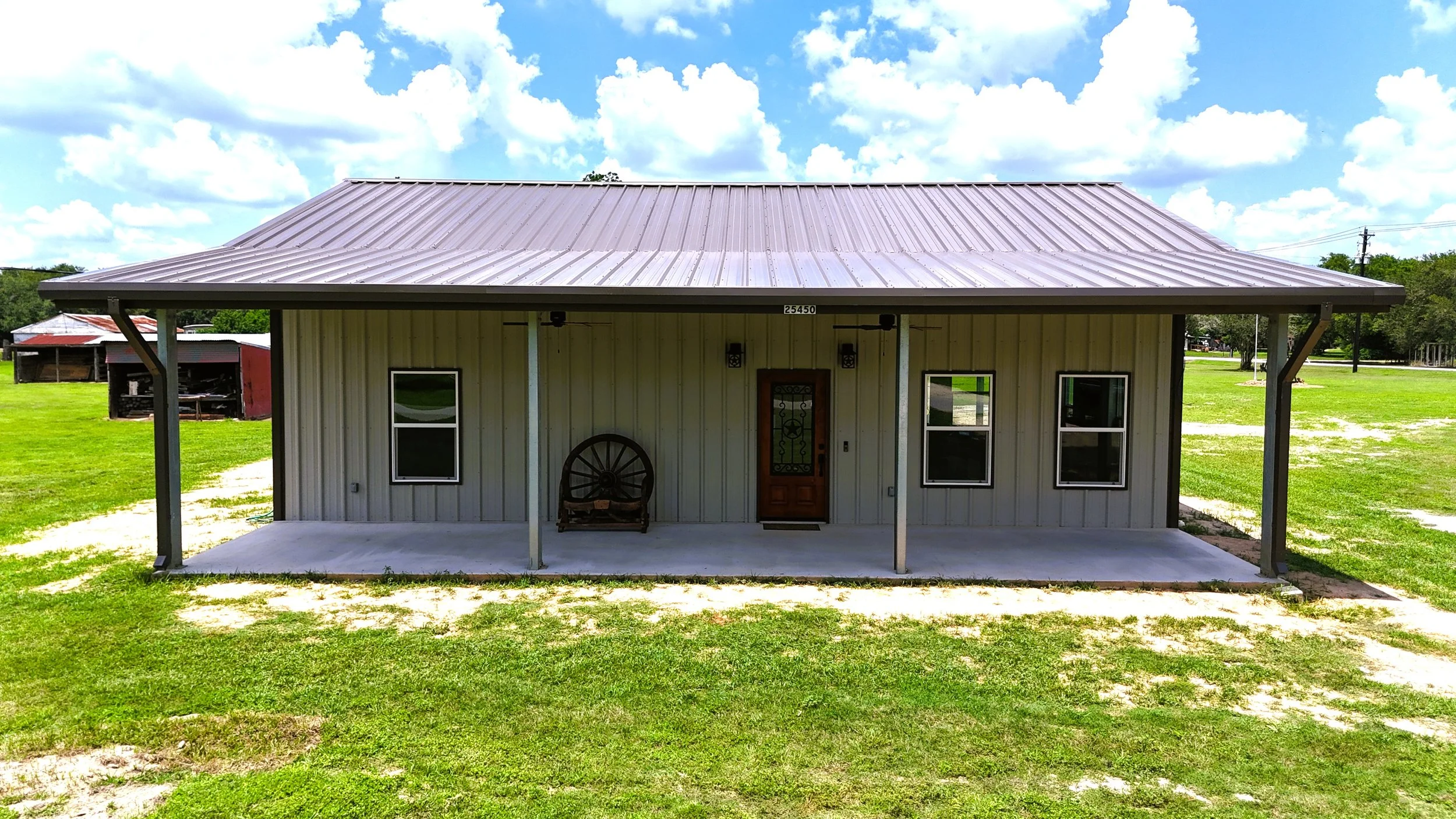 Bolt up 1200 sq ft barndominium in Lissie, TX