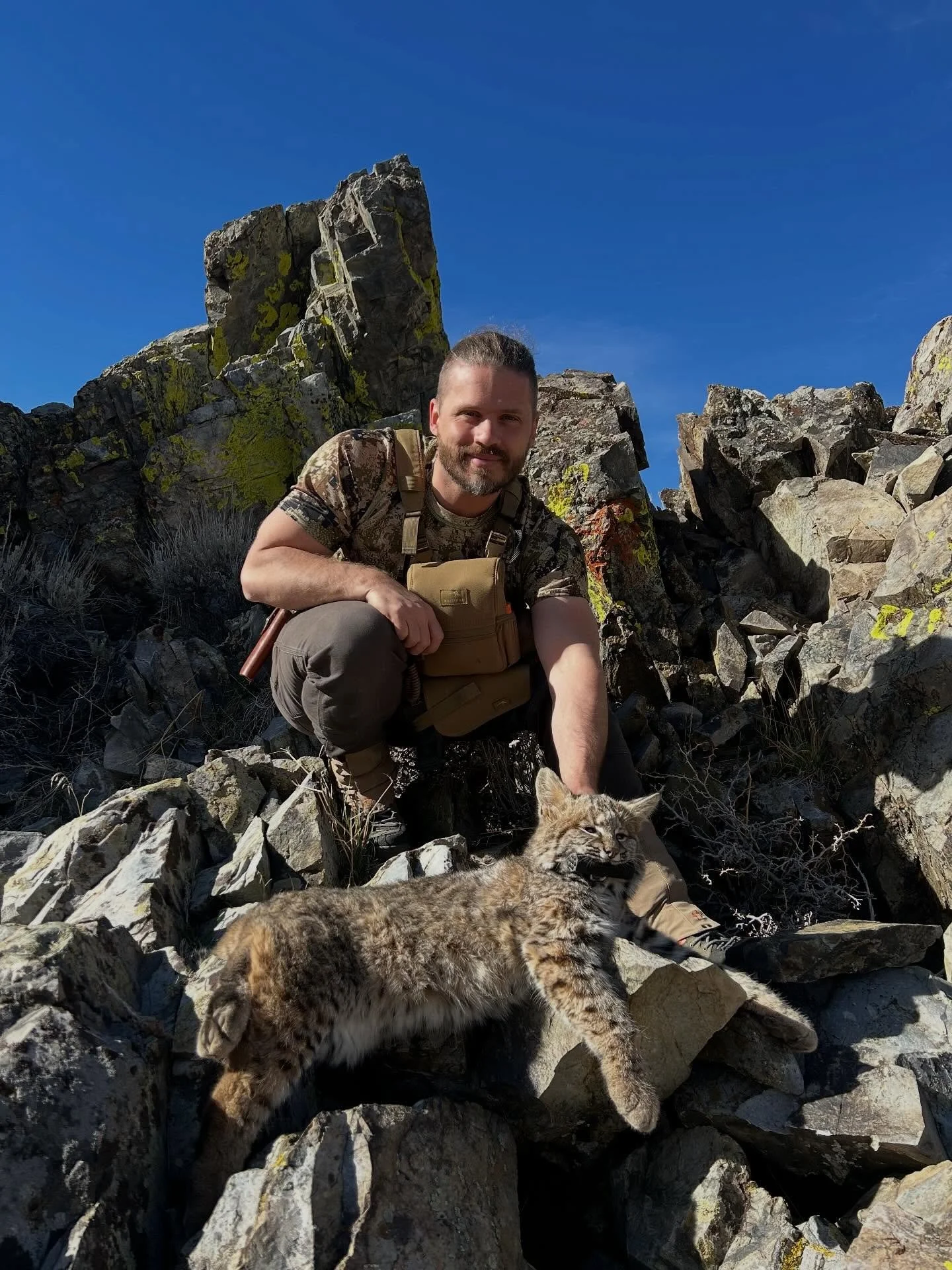 @watch.jones this guy out there trapping it all. Big or small.

Love to see it! Even more when there&rsquo;s a last bite involved 😂 

#lastbitepro #hunting #bobcathunting #hunt #huntingseason #fyp