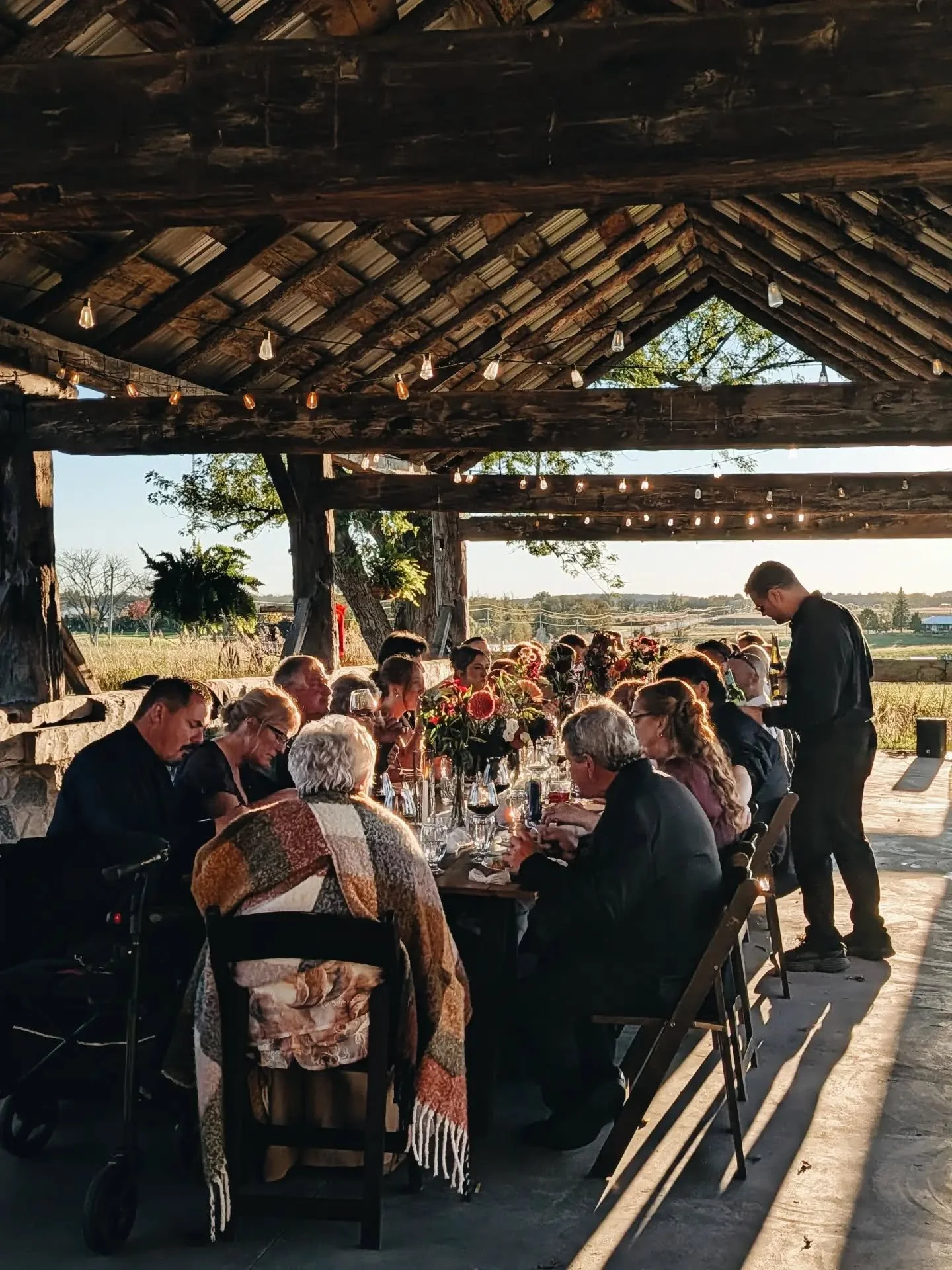 October all'aperto dining in the pole barn.