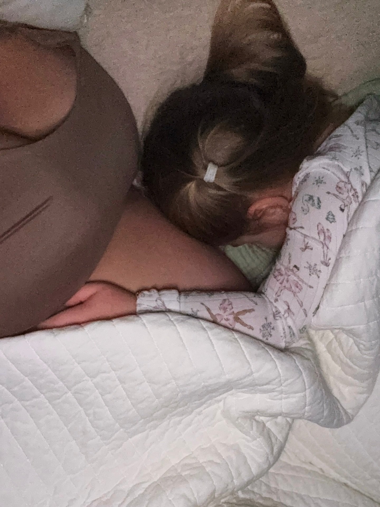 6 more days until induction &amp; soaking in every little special moment with my first baby 🎀

+ I have an OB appointment this afternoon, we&rsquo;ll see how close things are 🤞🏽

#38weekspregnant #workingmom #browartist