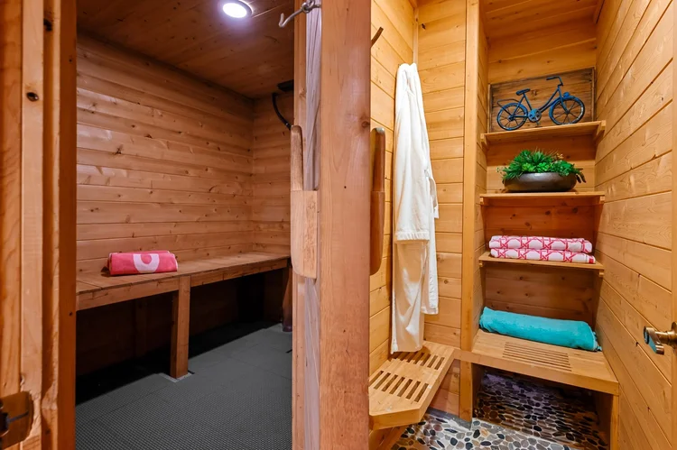 Sauna and dressing room