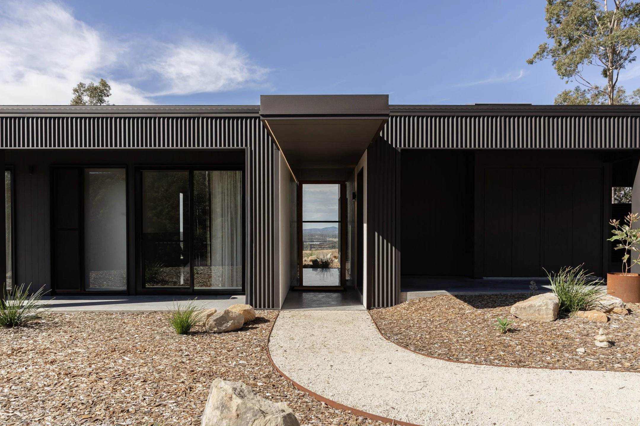 Millfield House
Such a pleasure to capture this stunning residence in the NSW hunter region for @buildingwiseconstruction 
Architect @spacedesignarchitecture 
Build @buildingwiseconstruction 
Photography @anitaandrea__