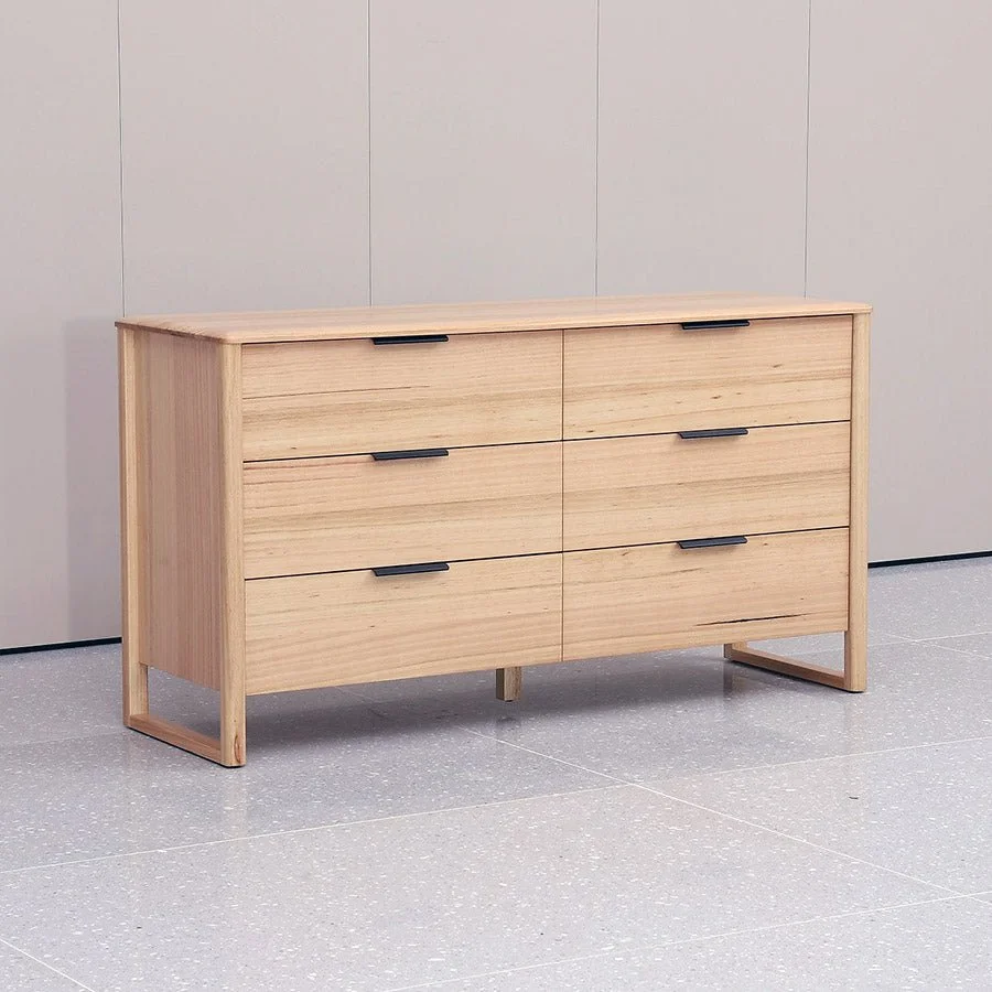 Yarra Dresser (view 3) at Oaten’s Beds R Us Casino