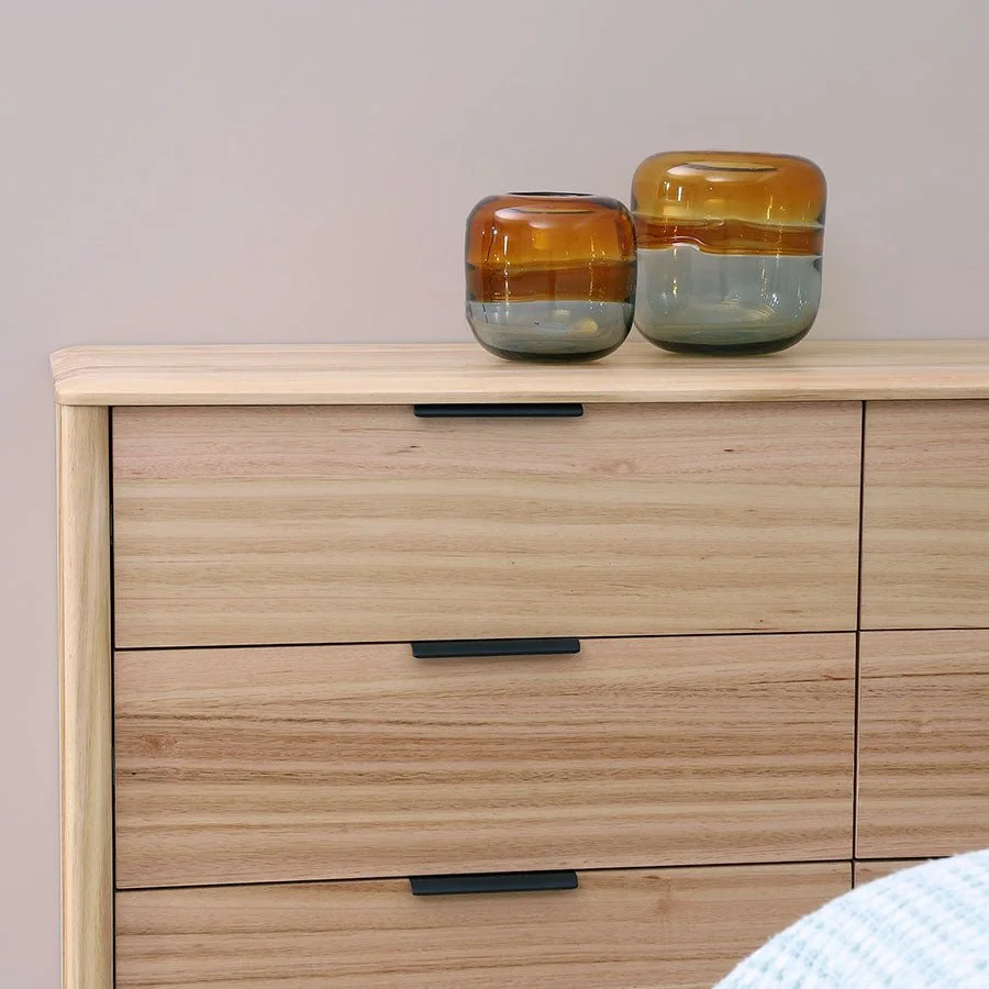 Yarra Dresser (view 4) at Oaten’s Beds R Us Casino
