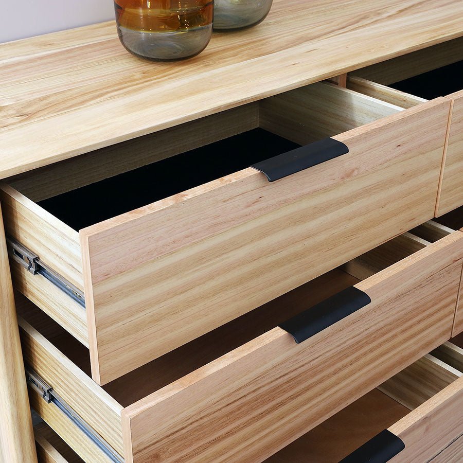 Yarra Dresser (view 5) at Oaten’s Beds R Us Casino