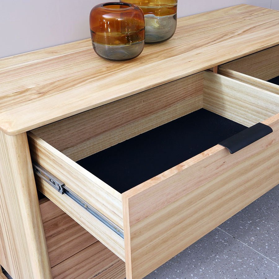 Yarra Dresser (view 6) at Oaten’s Beds R Us Casino
