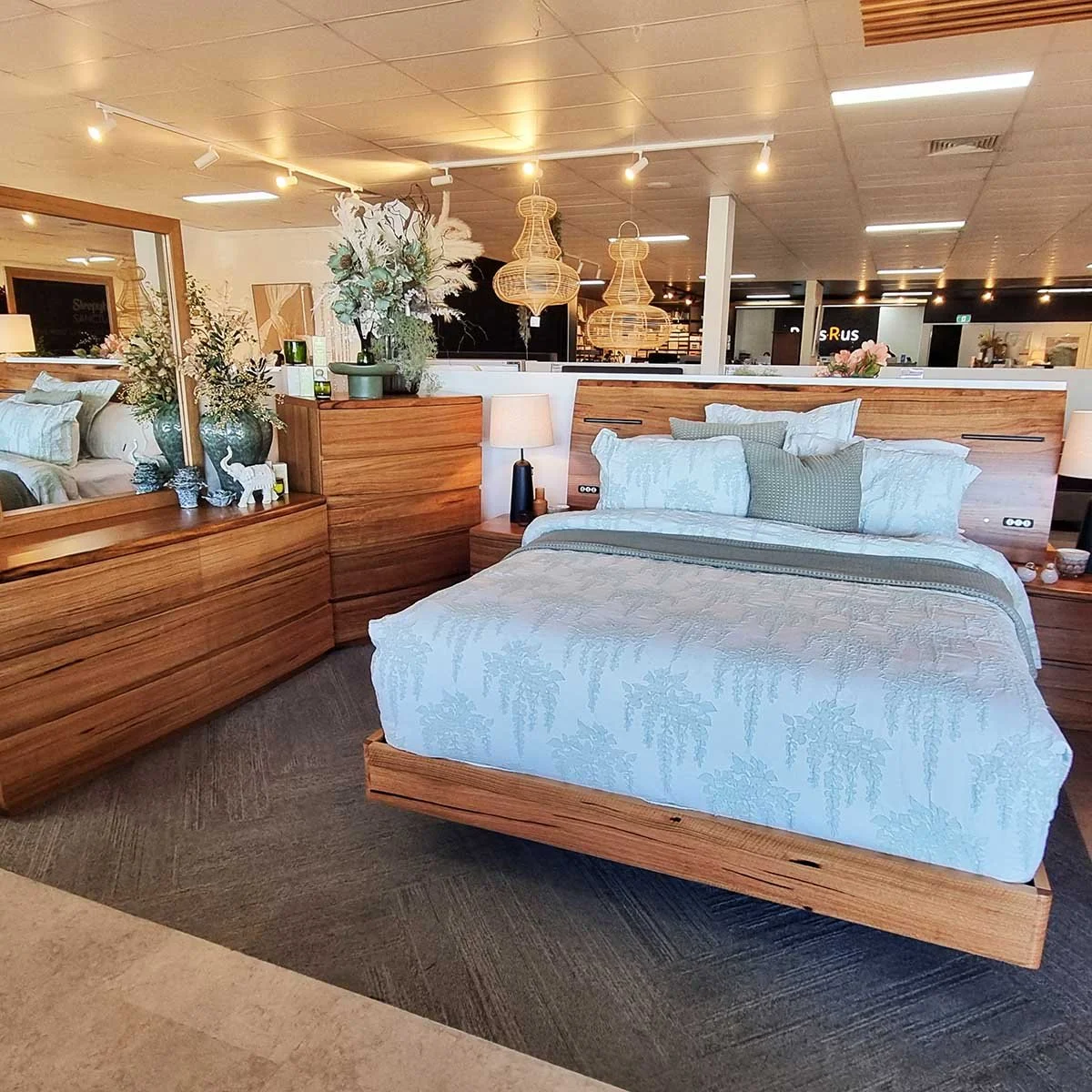 Esperance Tallboy (view 2) at Oaten’s Beds R Us Casino