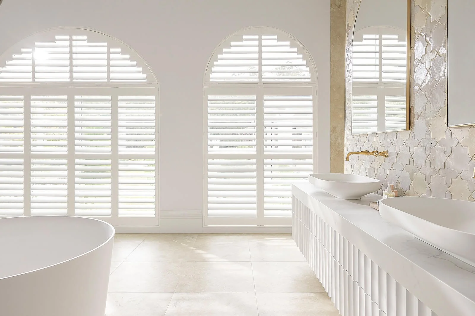 oatens-luxaflex-polysatin-shutters