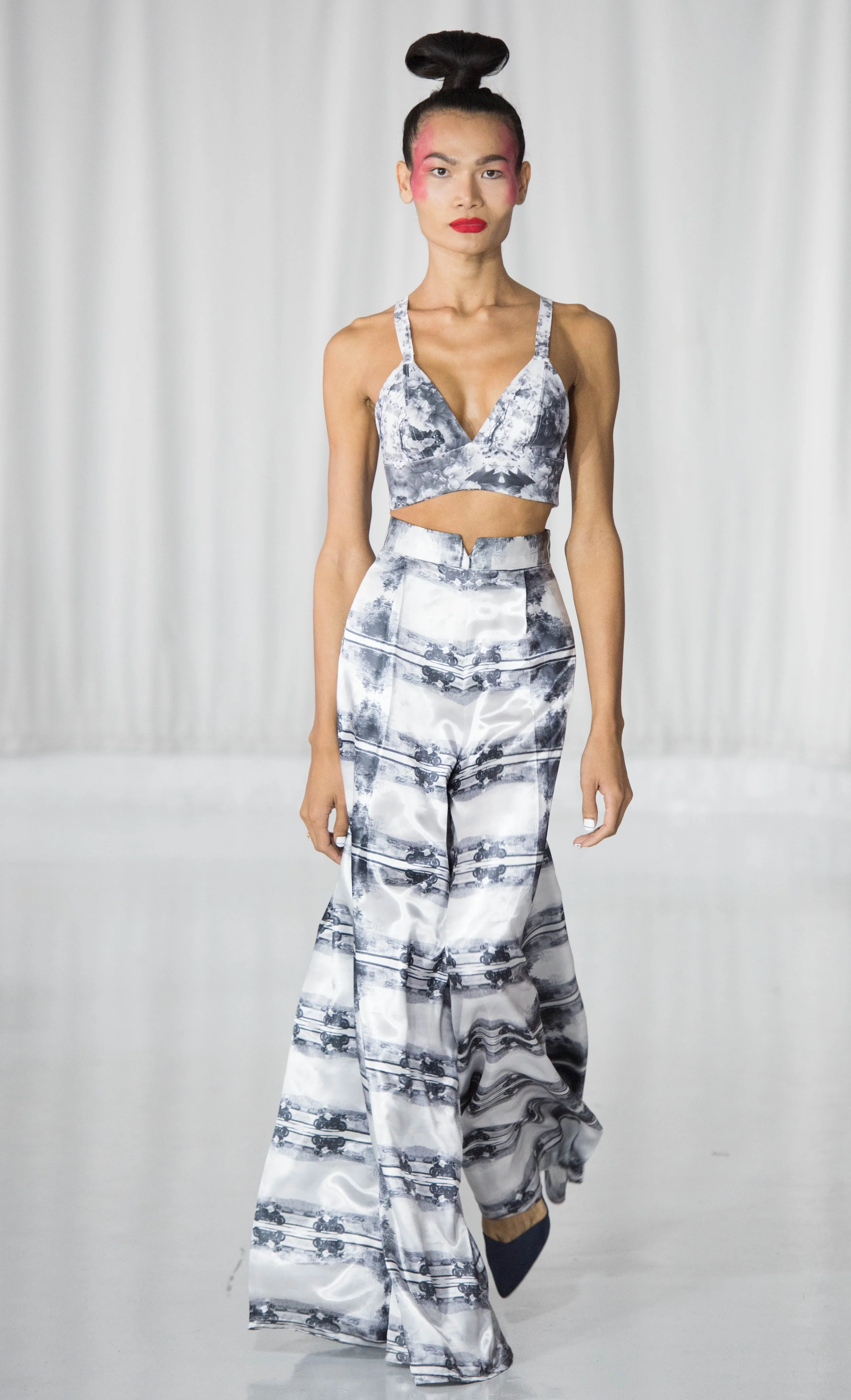 Nicole Bell-19TRIPLEBPHOTO.jpg