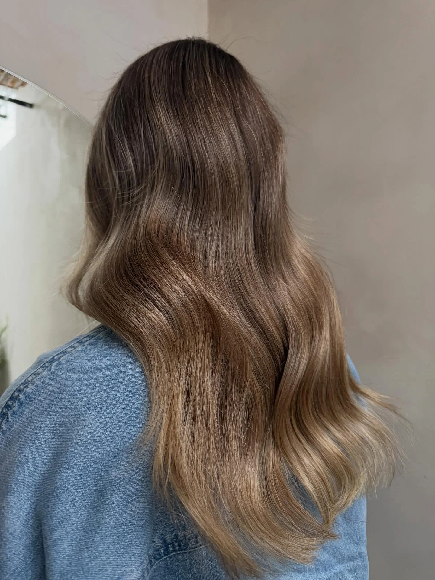 Manifesting more melty dreamy hair for 2026 🤌🏾

#vancouverhair #vancouversalon