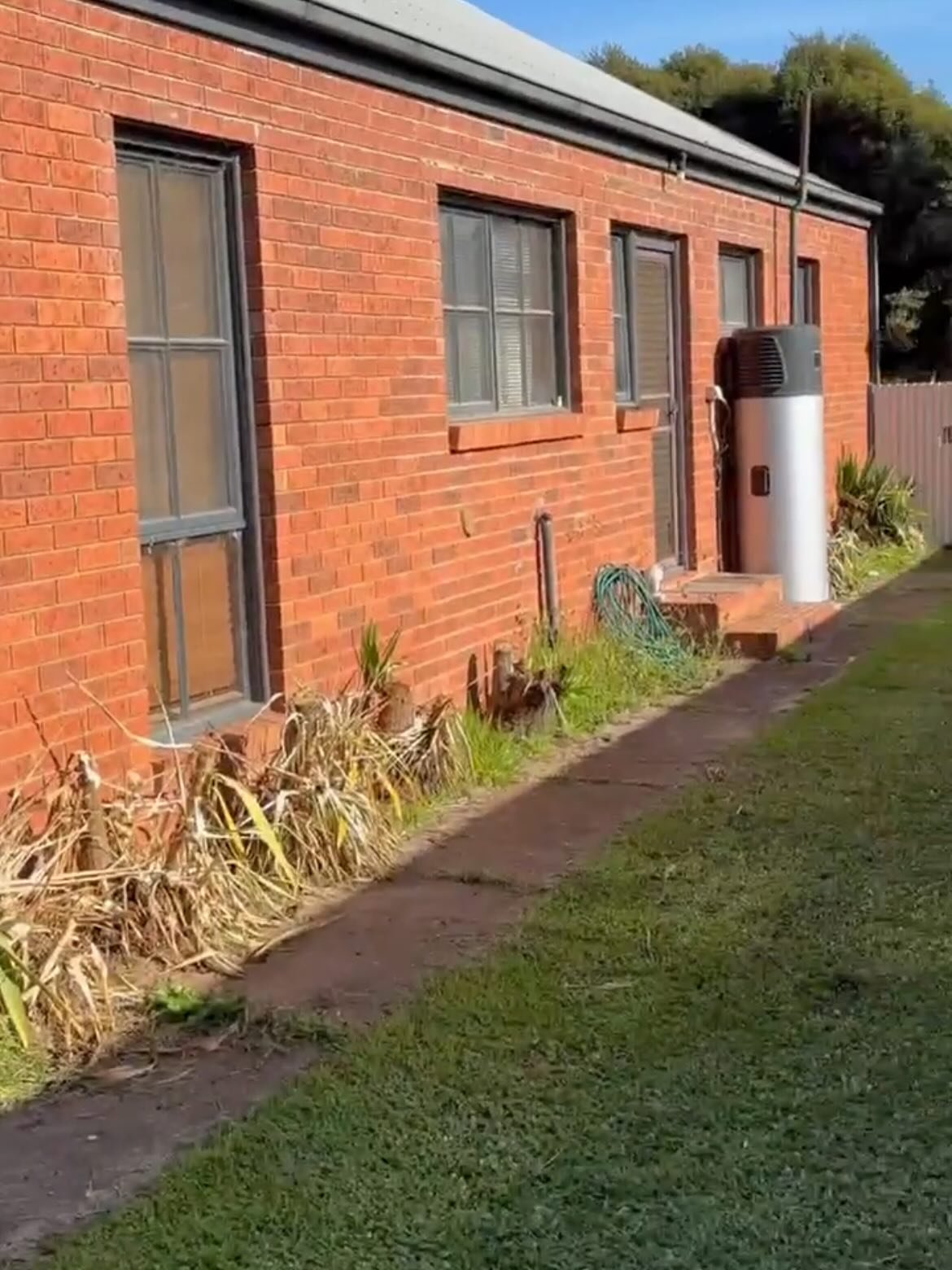 ✨ Before &amp; After: Outdoor Veranda Upgrade ✨

Nothing beats seeing a space completely transformed.
This new veranda adds shade, style, and a whole new outdoor area to enjoy.

Strong structure, clean lines, and built to last &mdash; a simple projec