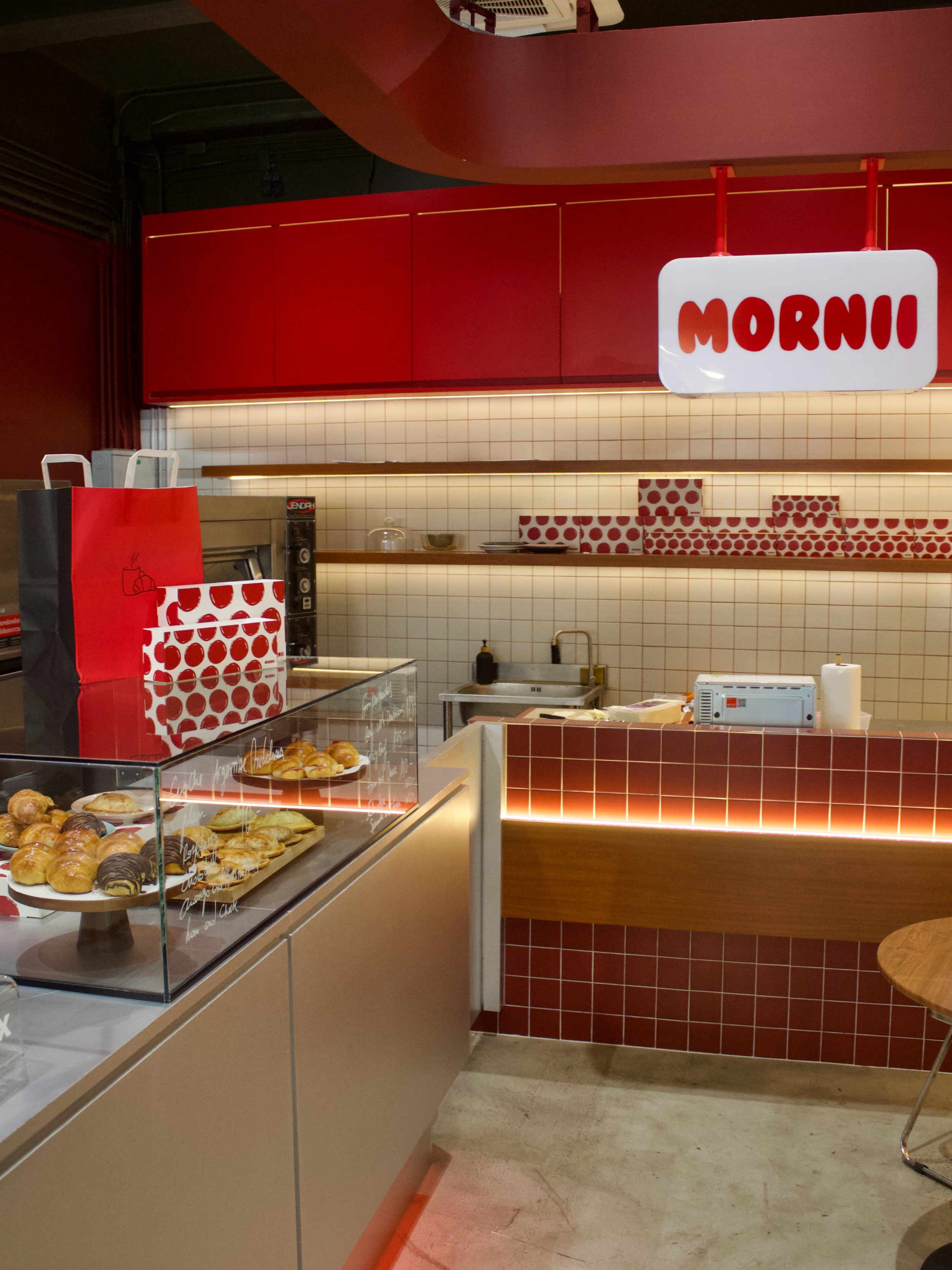 New Argentinian bakery located at The Corner House in Talat Noi 🇦🇷🥐

Mornii specialises in Argentinian Empanadas, Morniis (25g croissants) and Crioche (signature croissant x brioche hybrid) all baked fresh every day

Choose from a range of sweet a