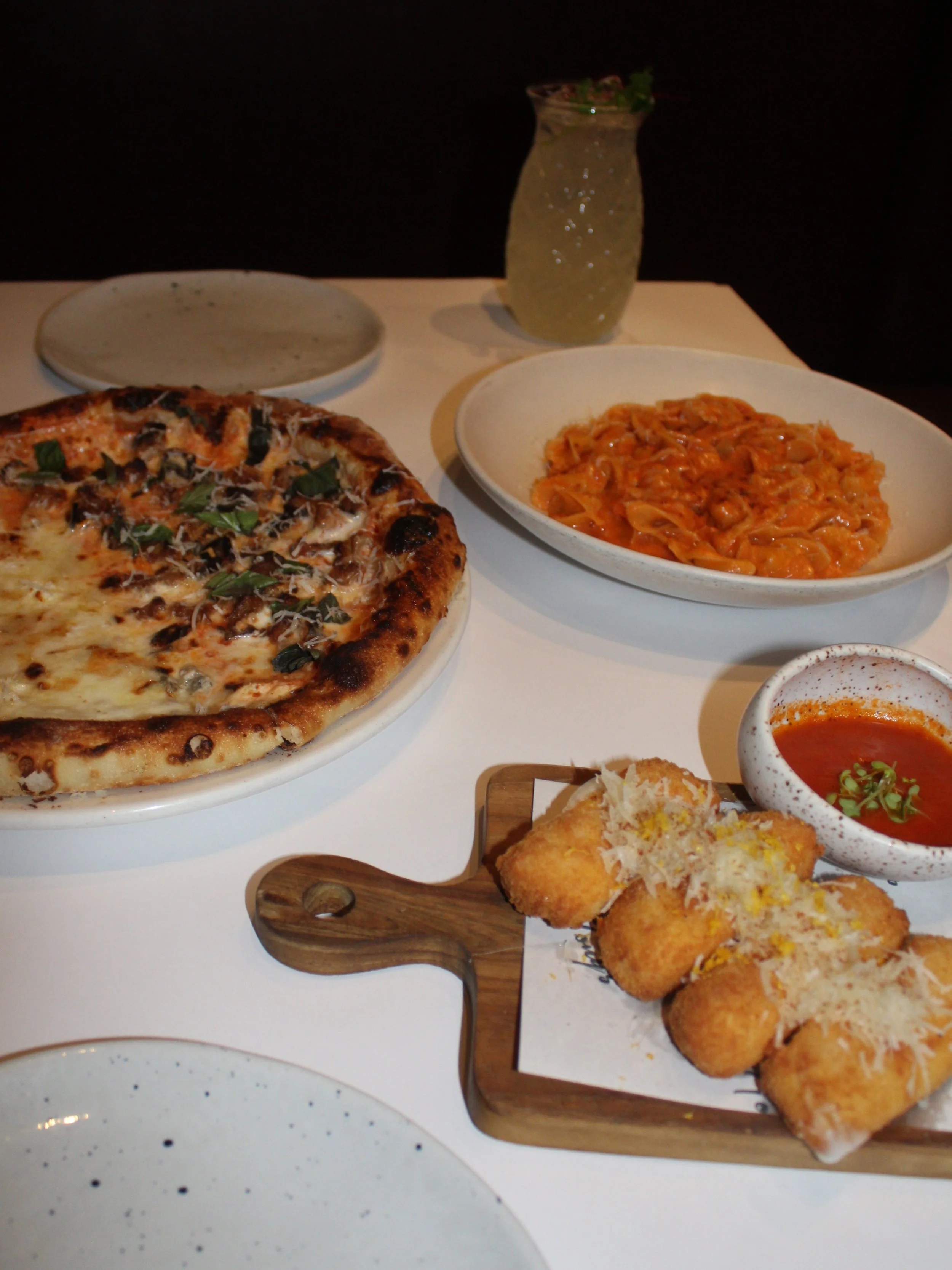 American-Italian nights in Bangkok 🍕🍝 

#bangkok #bangkokfoodie #bkkmenu