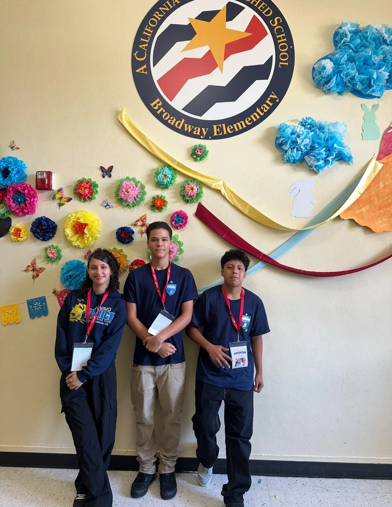 📚✨ Huge THANK YOU to the amazing students from &Aacute;nimo High School! ✨📚

Your daily support at Broadway's Library has been incredible. From shelving books to helping out with programs, your hard work and positive energy have made a big impact. 