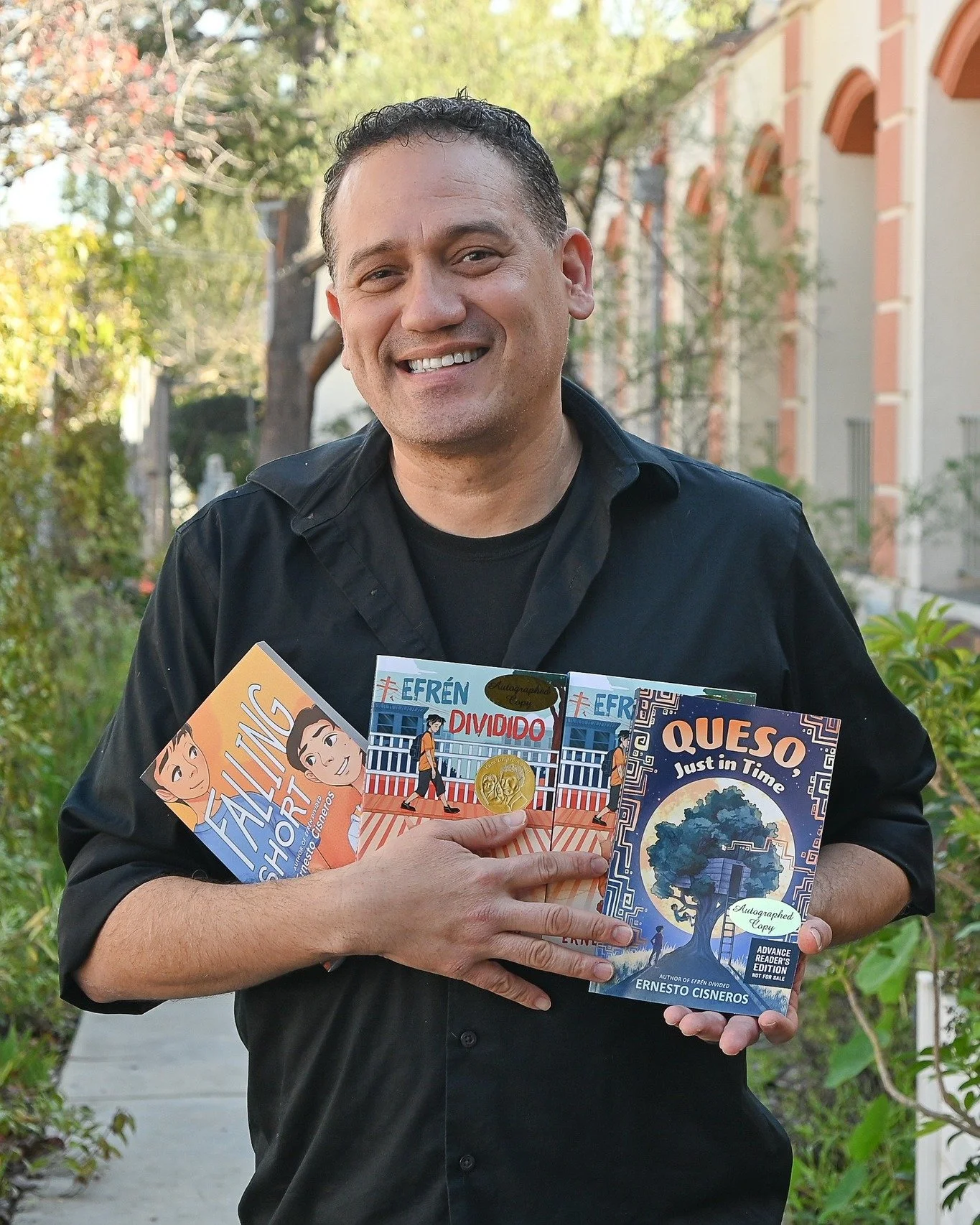 We partnered with @villagewellcc to host author visits for each grade during Read-A-Thon!

Today we had the brilliant @cisne.writes share his wonderful books with our 4th and 5th graders!  Thank you for reading to our kiddos!