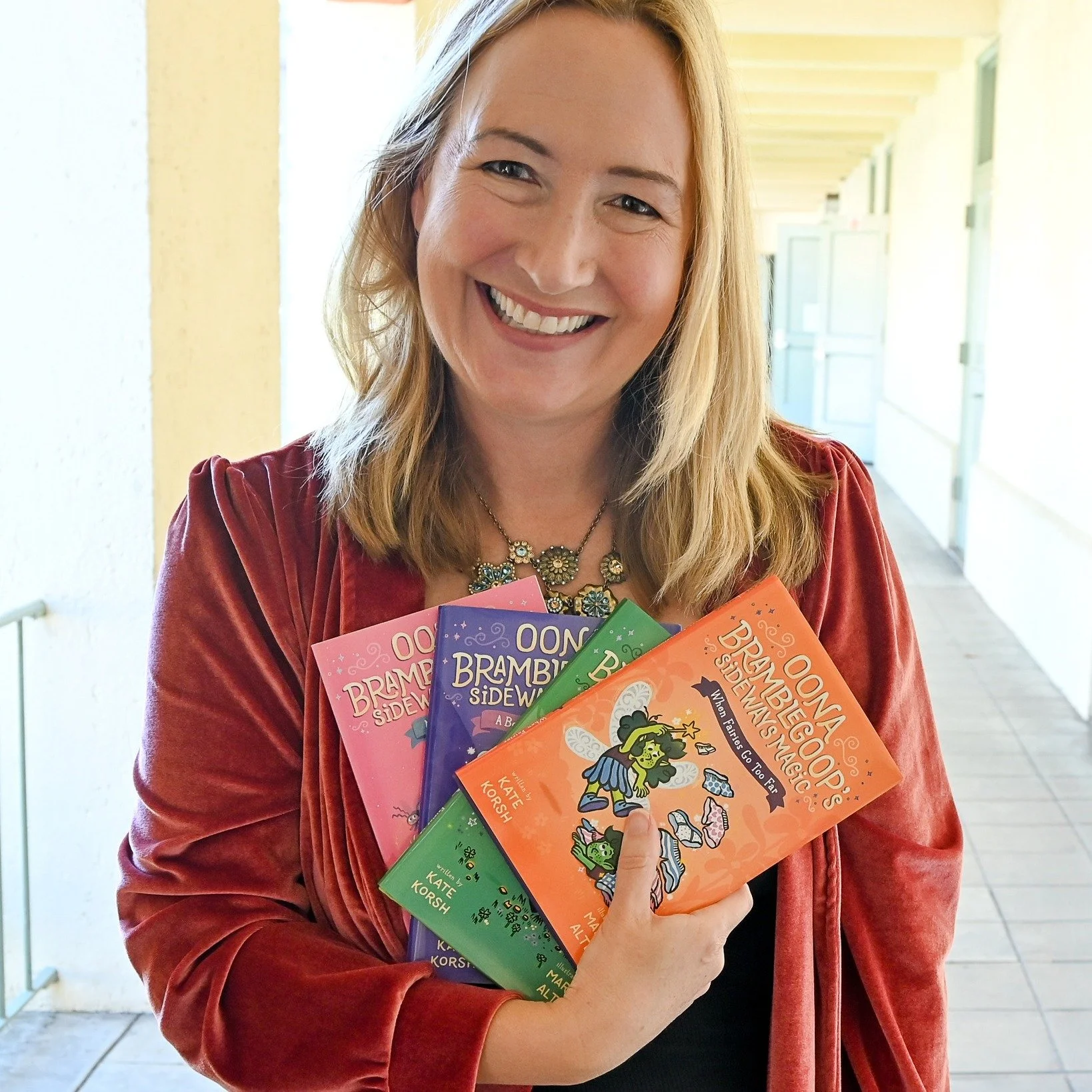 Today we had @korshkate read to our 3rd graders her Oona Bramblegoop series!  The kids loved hearing about lovable newbie fairy Oona with her big ideas and wonky magic! 💫🌟