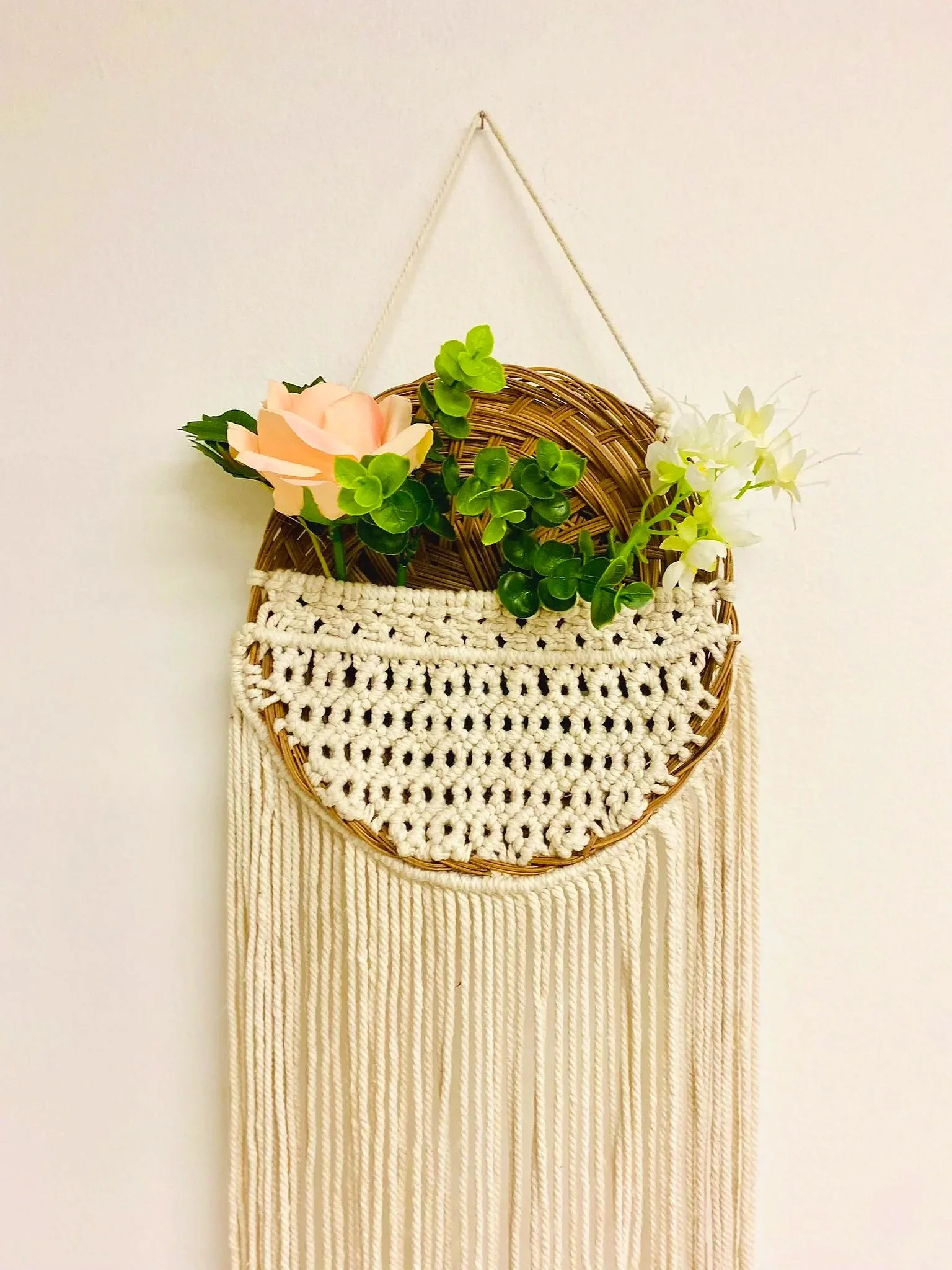 Macrame Round Flower Pouch