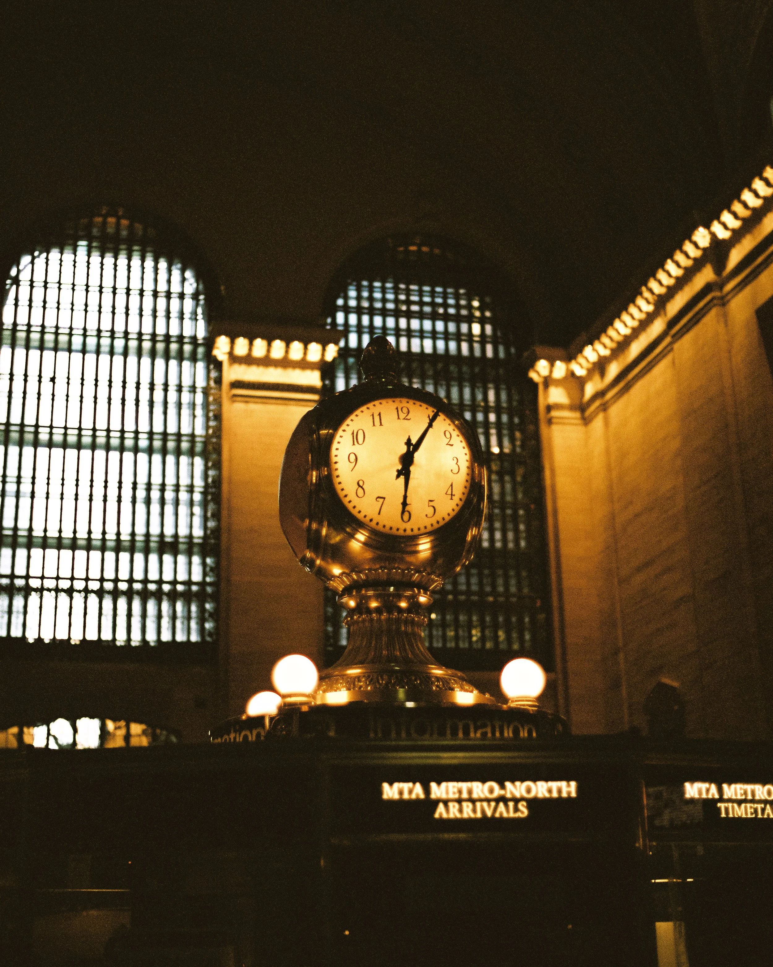 6486021654-R1-031-14.jpg