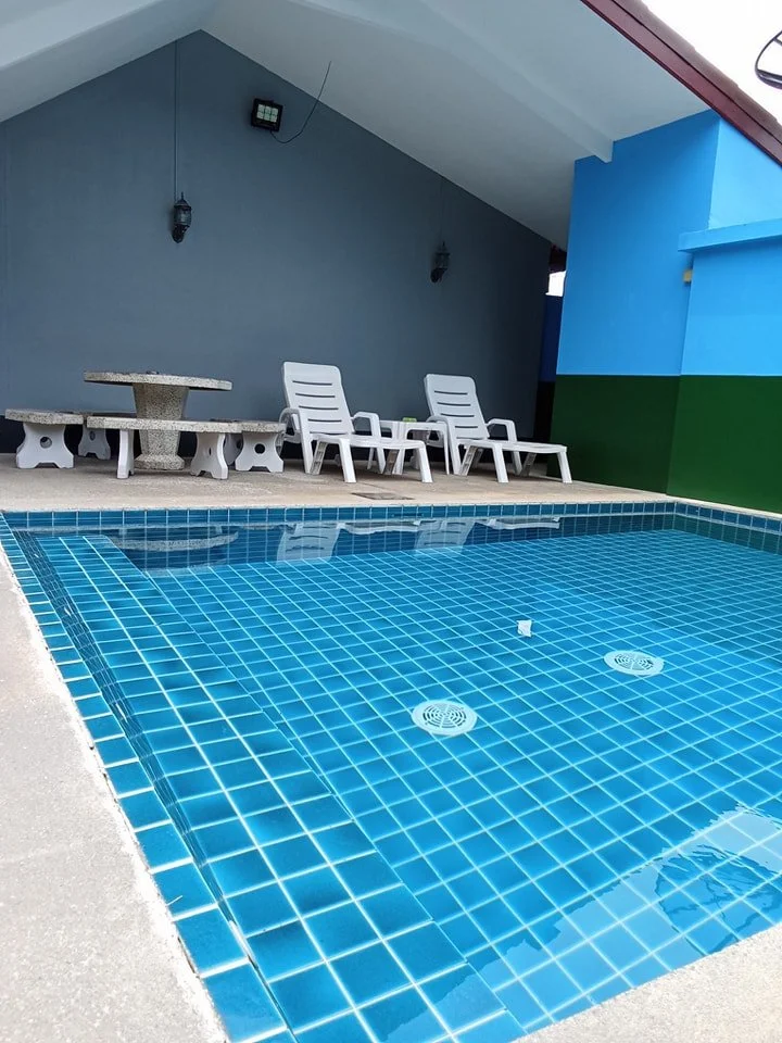 pool 2.jpg