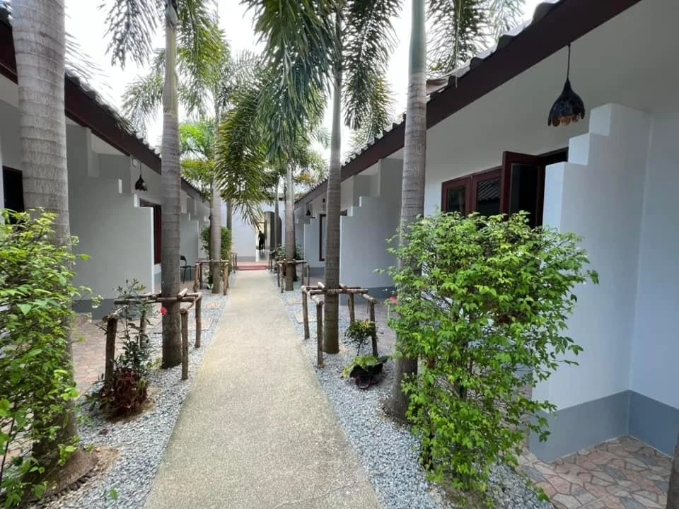 alley 1.jpg