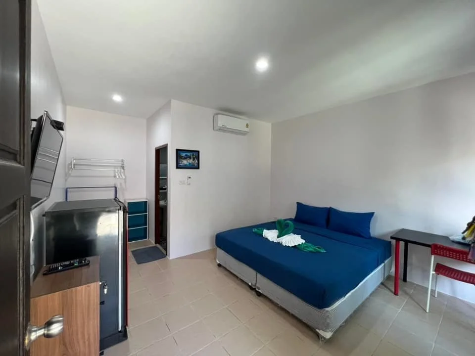 room 5.jpg