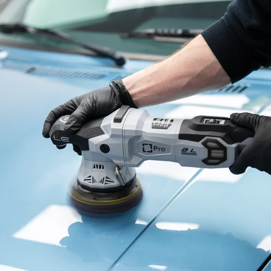 Lakcorrectie in Groningen: Wanneer Is Auto Polijsten Echt Nodig?